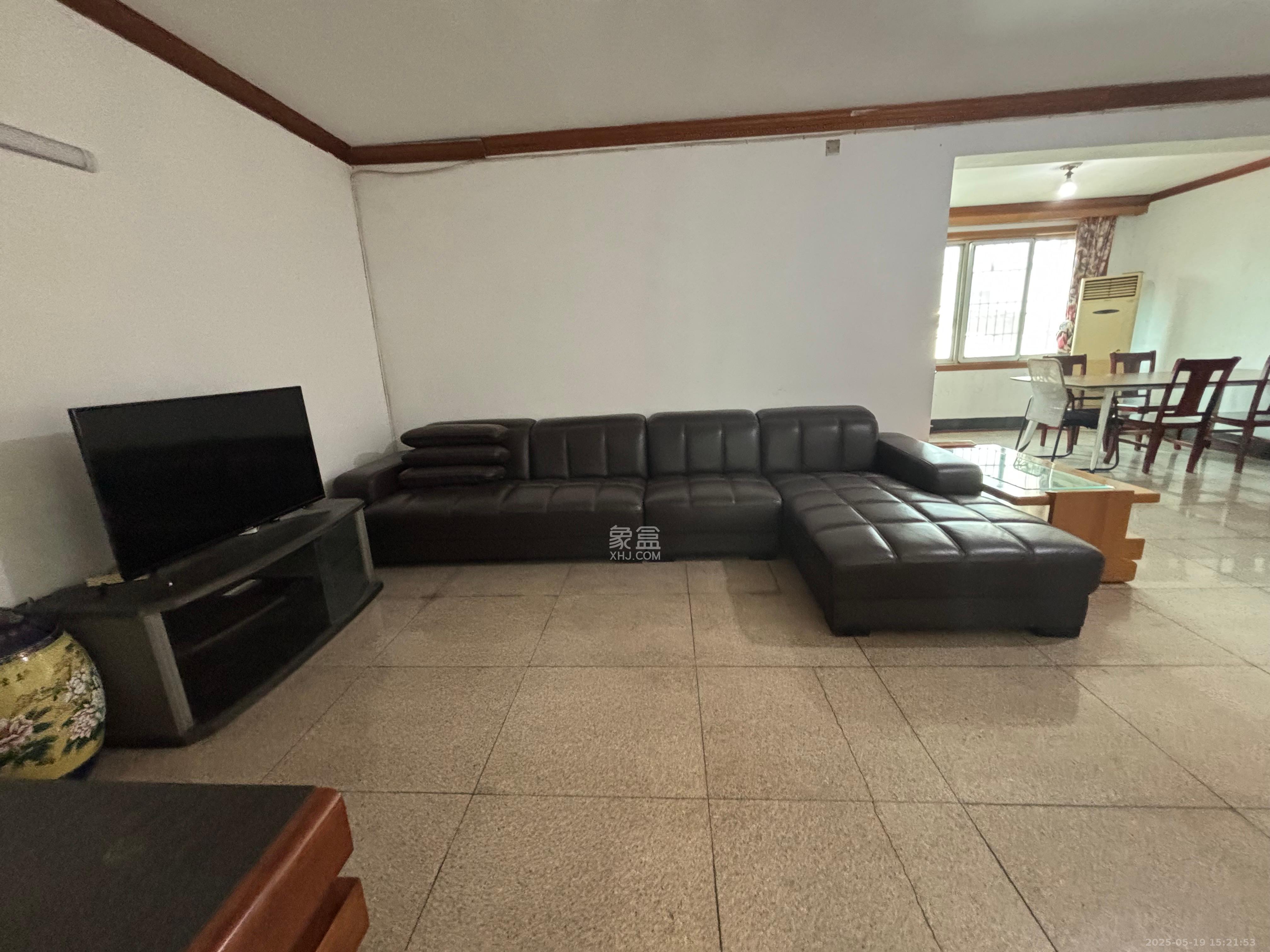 石油小区 3室1厅1卫 1800.0元/月 石油小区 3室1厅1卫 1800.0元/月室内图