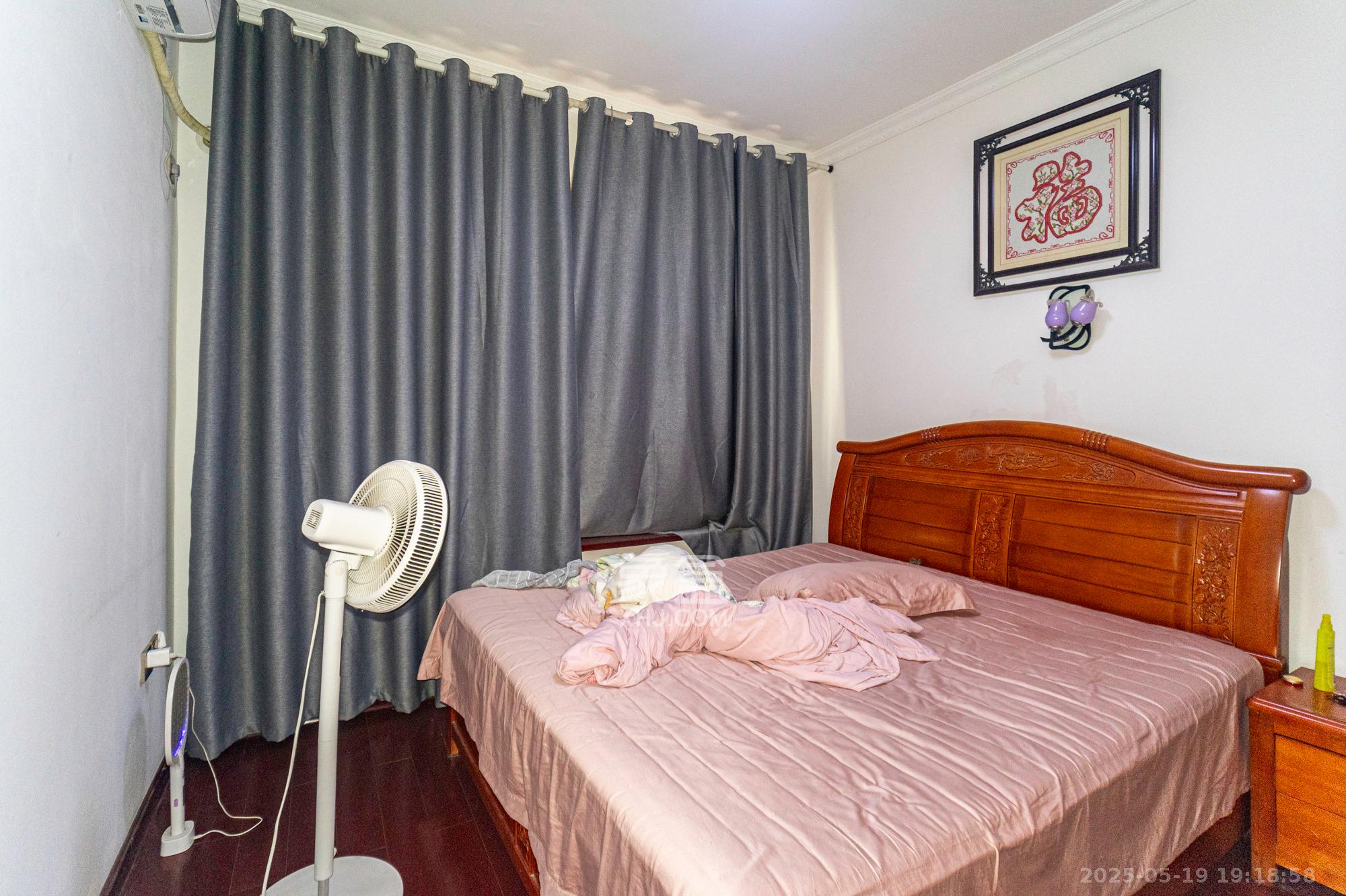 银盘鑫城 2室2厅1卫 49.80万 银盘鑫城 2室2厅1卫 49.80万卧室