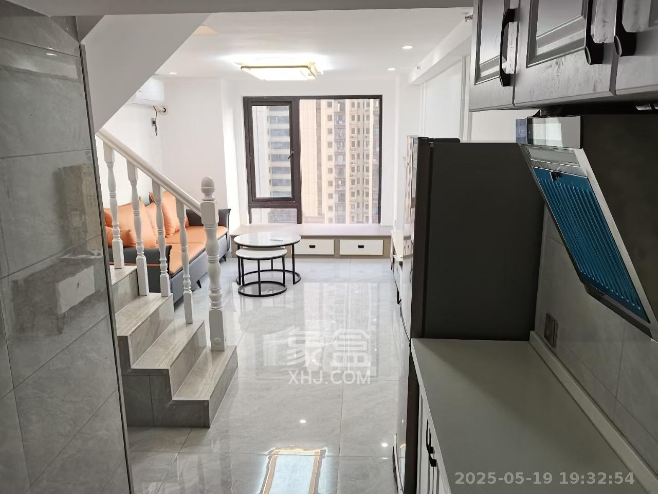 卓越江岸  2室0厅0卫    2000.0元/月 卓越江岸  2室0厅0卫    2000.0元/月