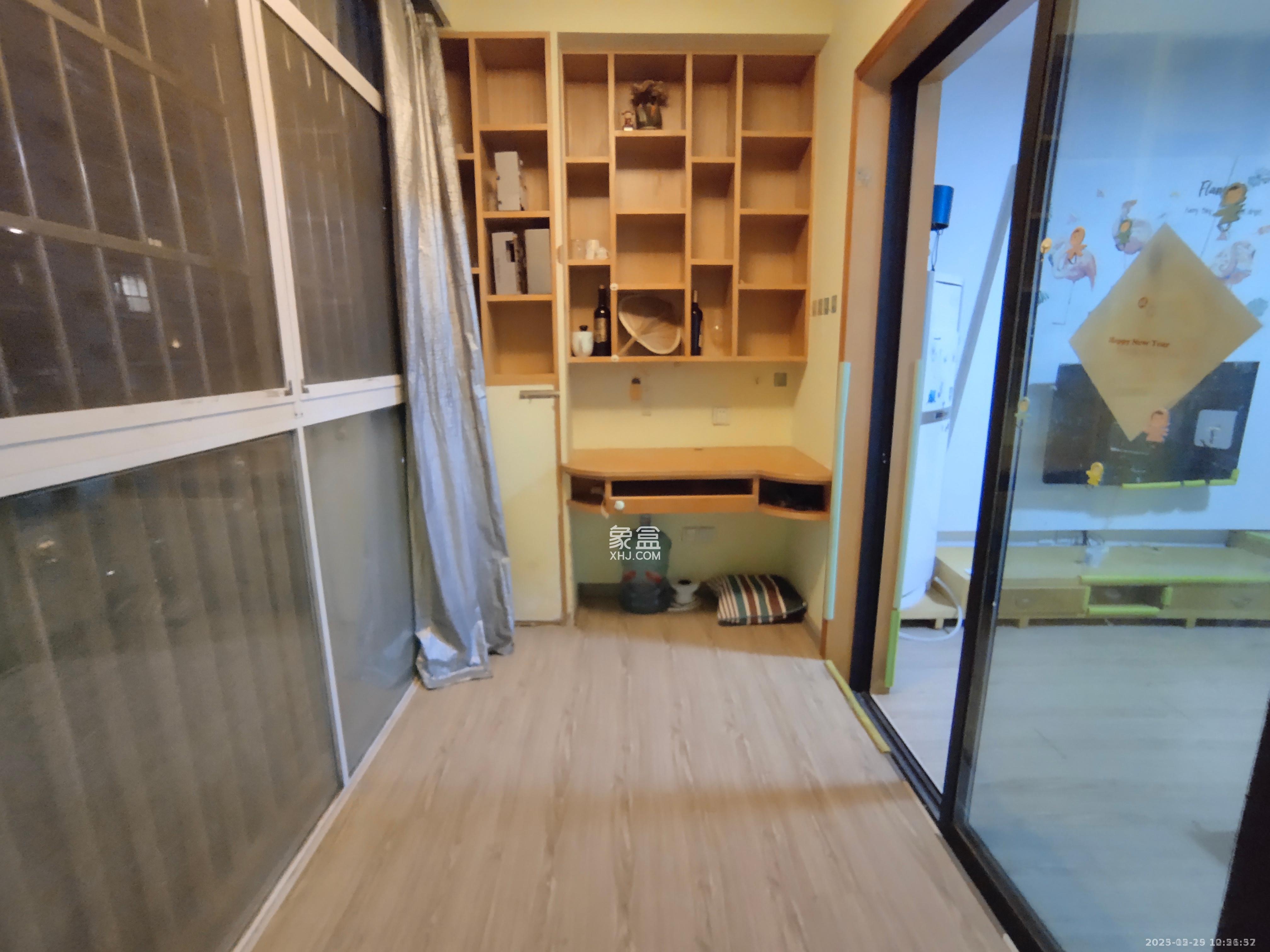 阳光100三期  2室2厅1卫   2300.00元/月室内图