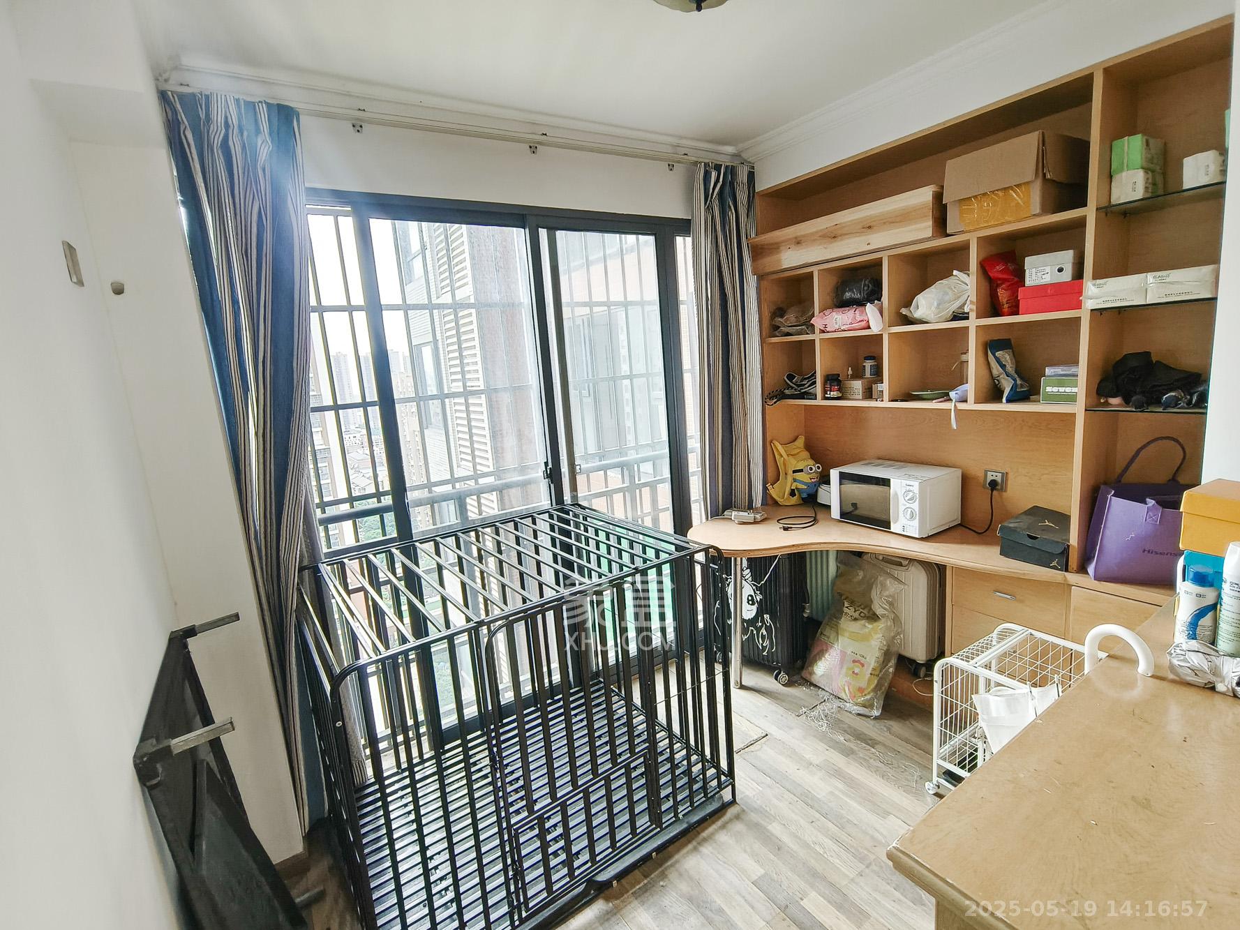 盛地尊域 3室2厅1卫 57.8万 盛地尊域 3室2厅1卫 57.8万卧室