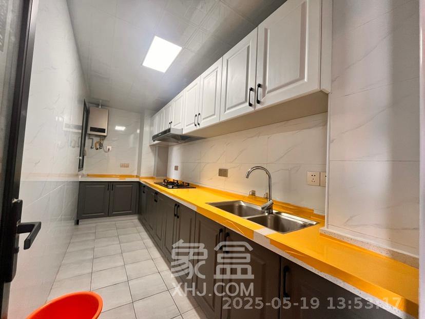 荣悦台  2室1厅1卫   3300.00元/月室内图