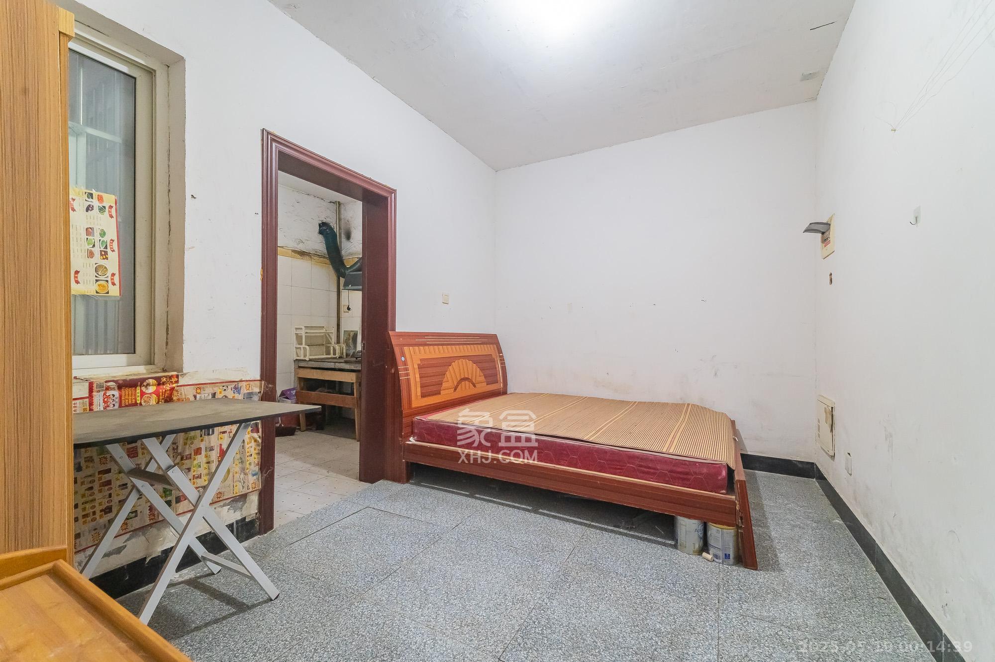 锦璨家园  1室1厅1卫    14.0万 锦璨家园  1室1厅1卫    14.0万客厅