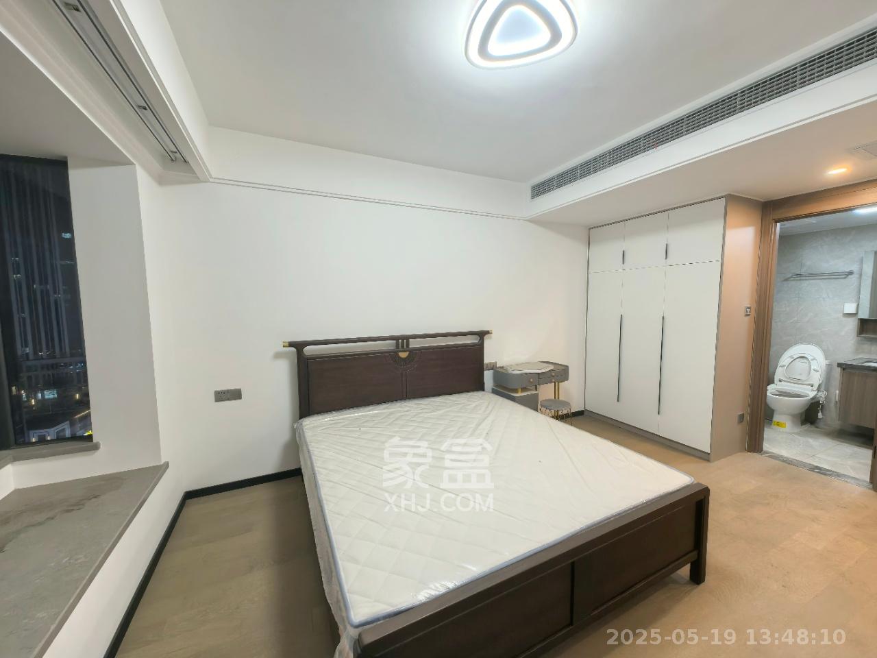 中海阅溪府  5室2厅2卫   5500.00元/月室内图