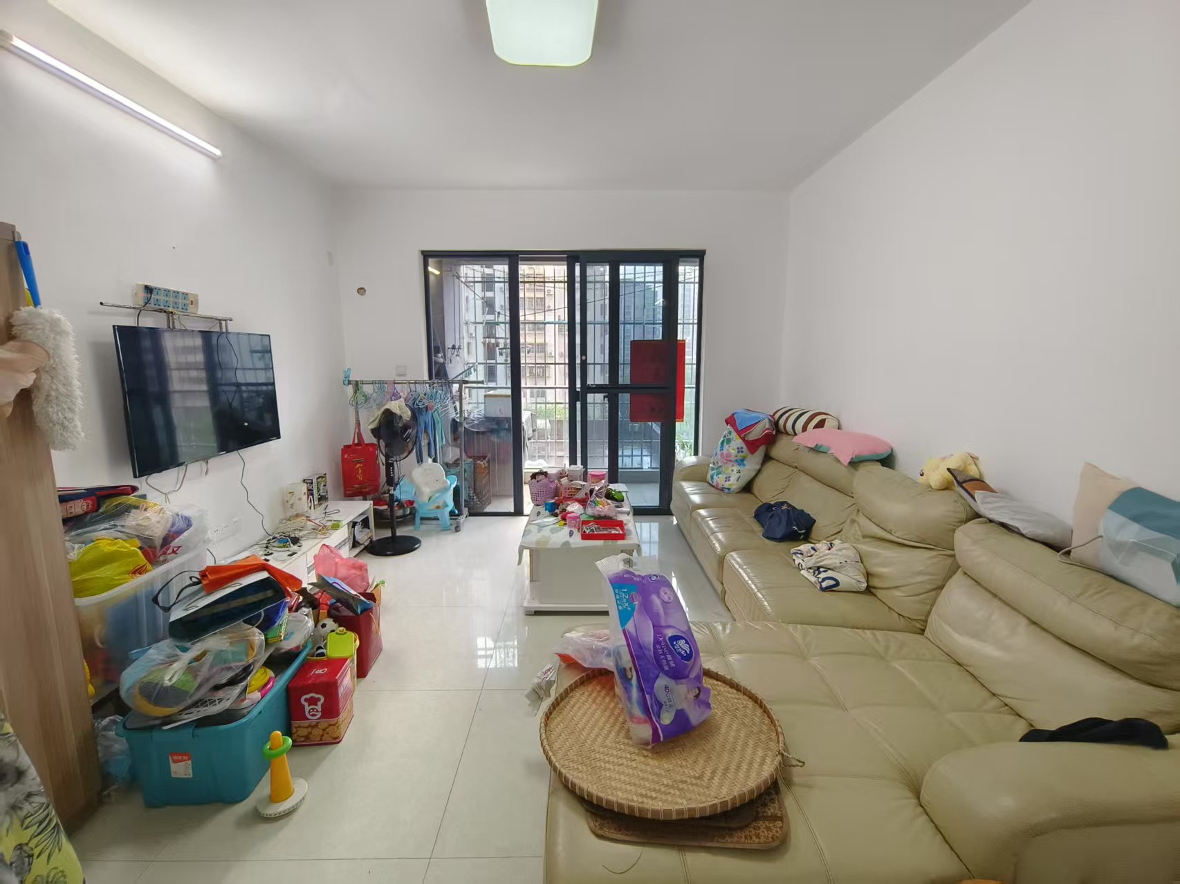 水晶城 3室2厅2卫 2800.0元/月 水晶城 3室2厅2卫 2800.0元/月室内图