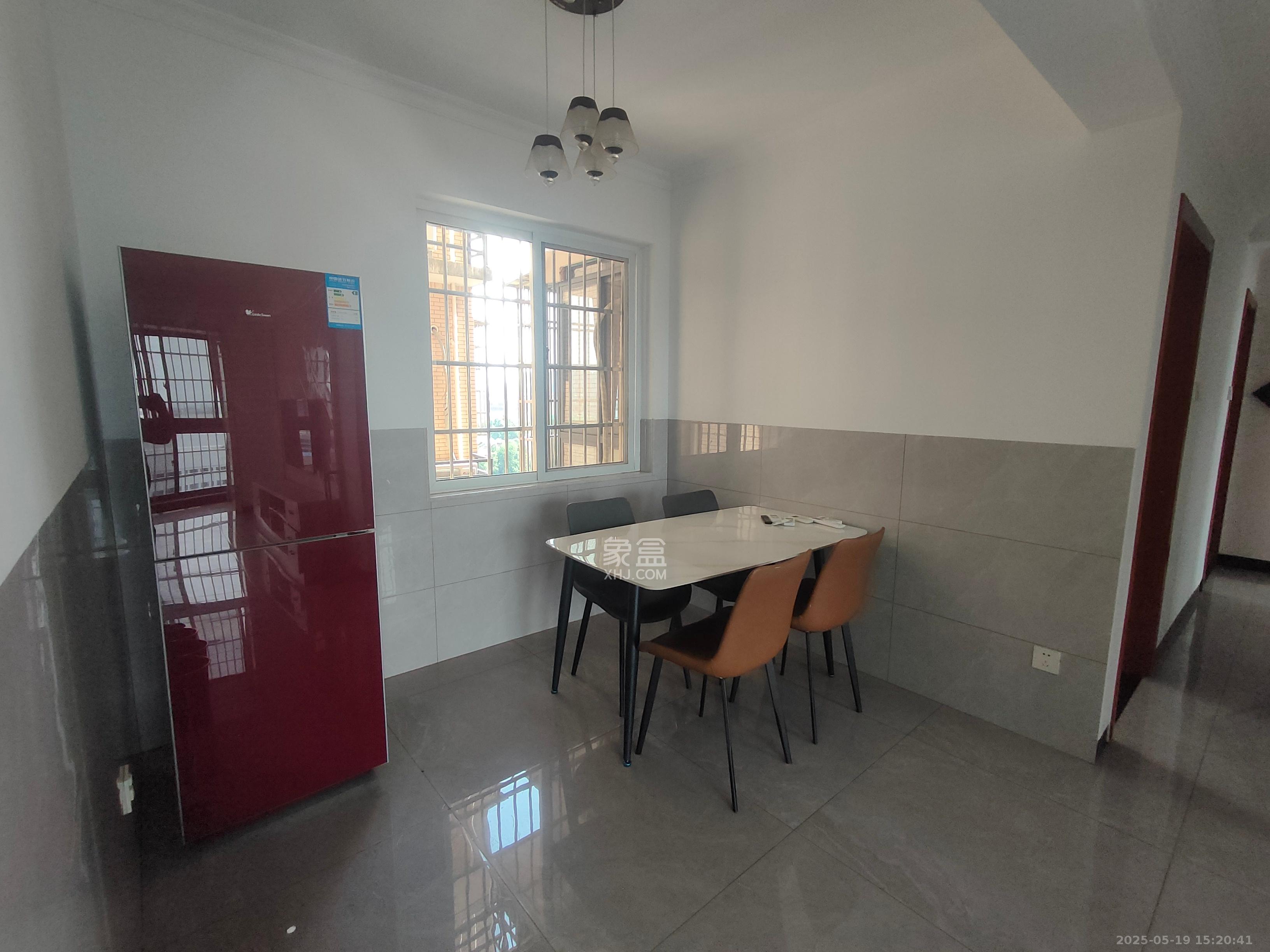 和沁园  3室2厅1卫    2100.0元/月 和沁园  3室2厅1卫    2100.0元/月室内图