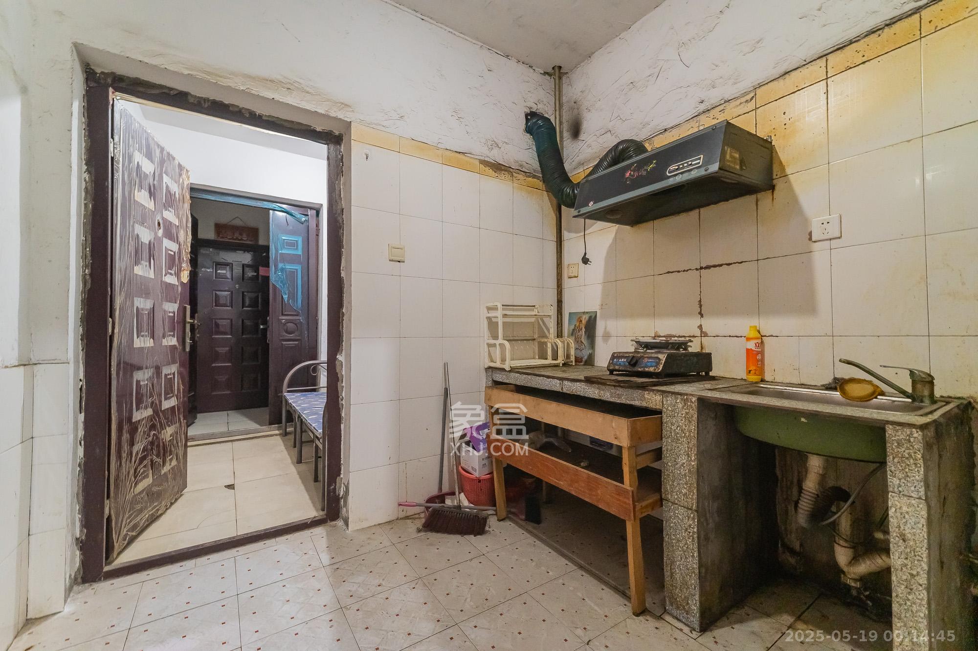 锦璨家园  1室1厅1卫    14.0万 锦璨家园  1室1厅1卫    14.0万厨房