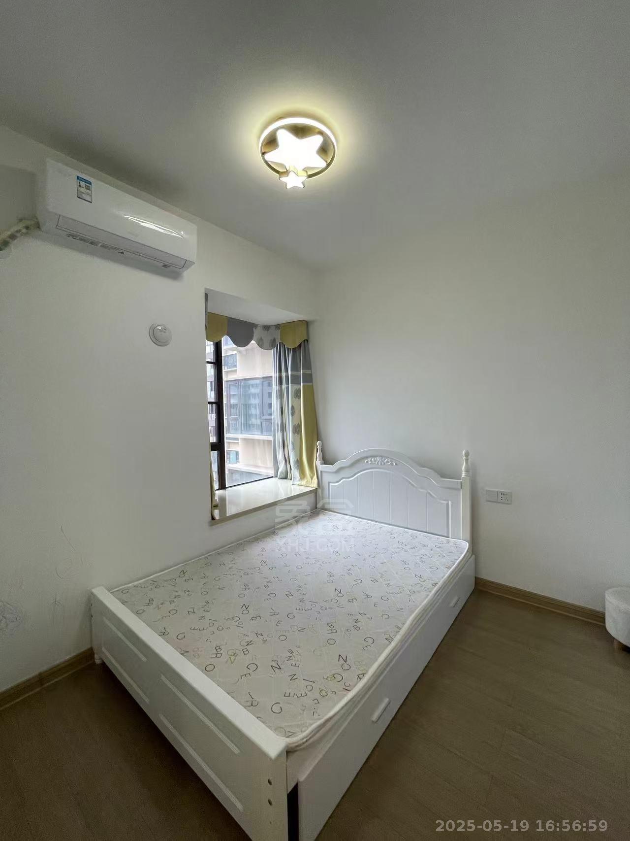 蓝溪谷 3室2厅2卫 2000.0元/月 蓝溪谷 3室2厅2卫 2000.0元/月室内图