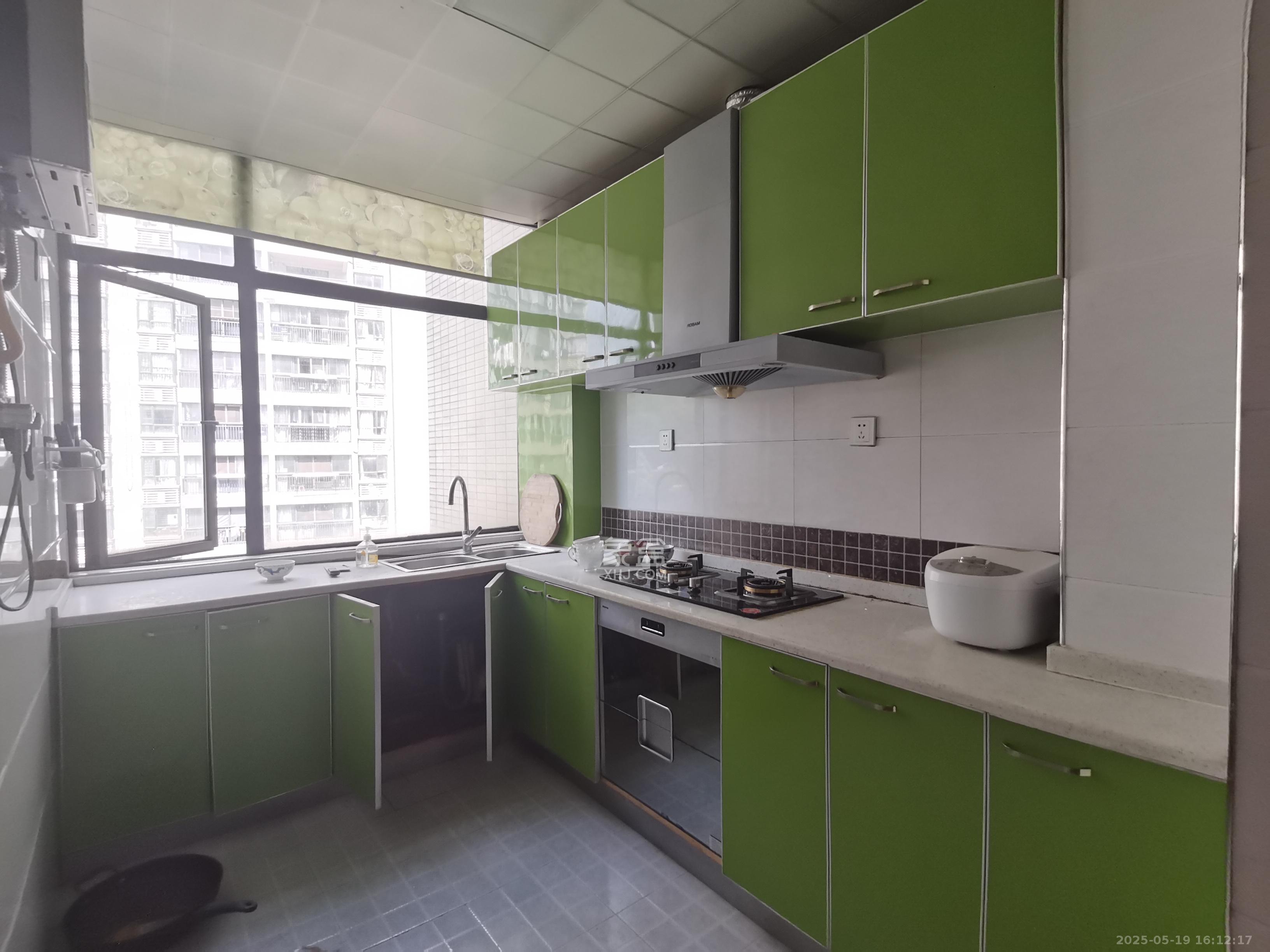 莱茵城 3室2厅1卫 2300.0元/月 莱茵城 3室2厅1卫 2300.0元/月室内图