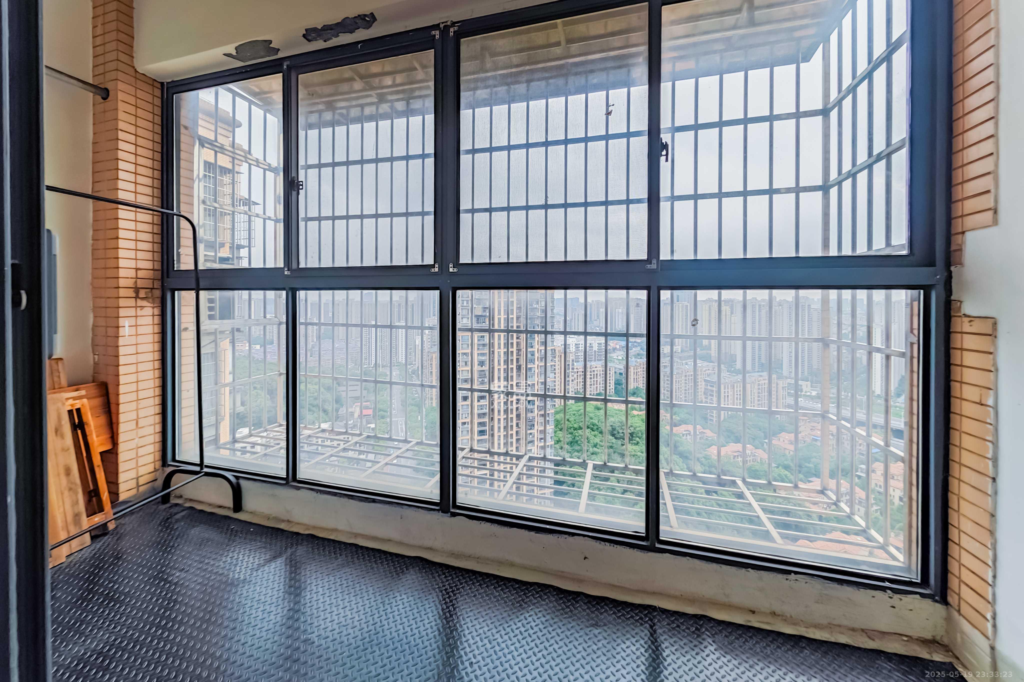 中城丽景香山园  1室2厅1卫   152.00万其他