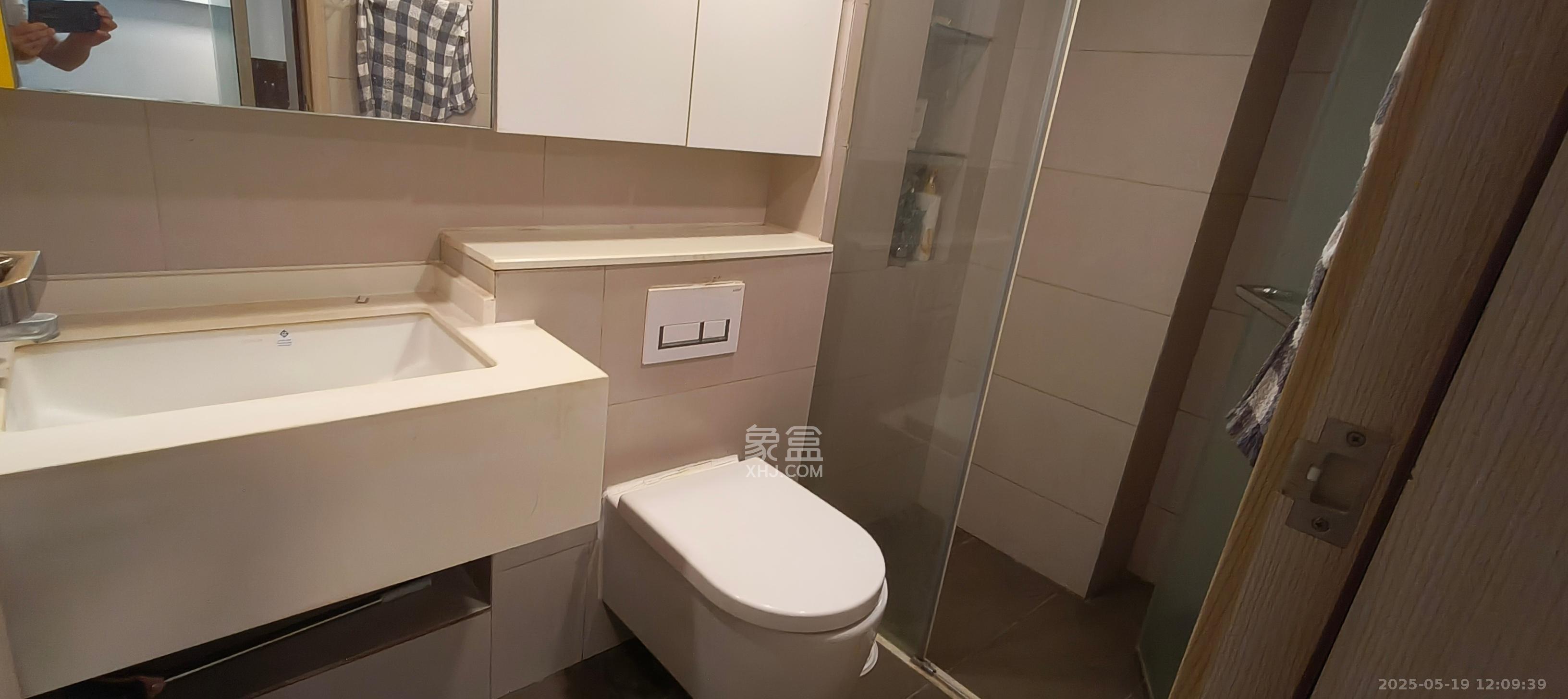 时代年华  3室2厅2卫   1900.00元/月室内图