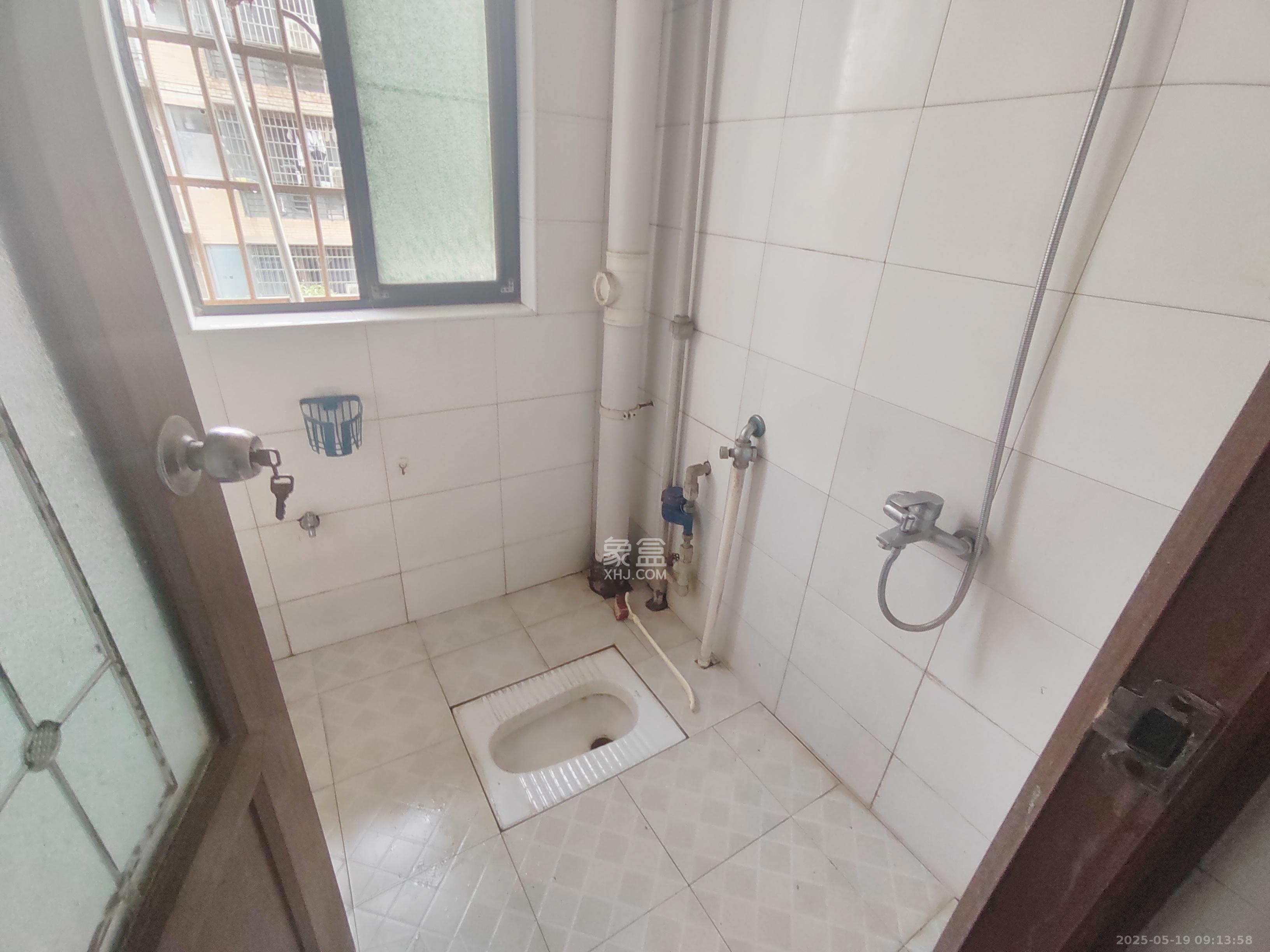 黄鹤小区4片 2室1厅1卫 1600.0元/月 黄鹤小区4片 2室1厅1卫 1600.0元/月室内图