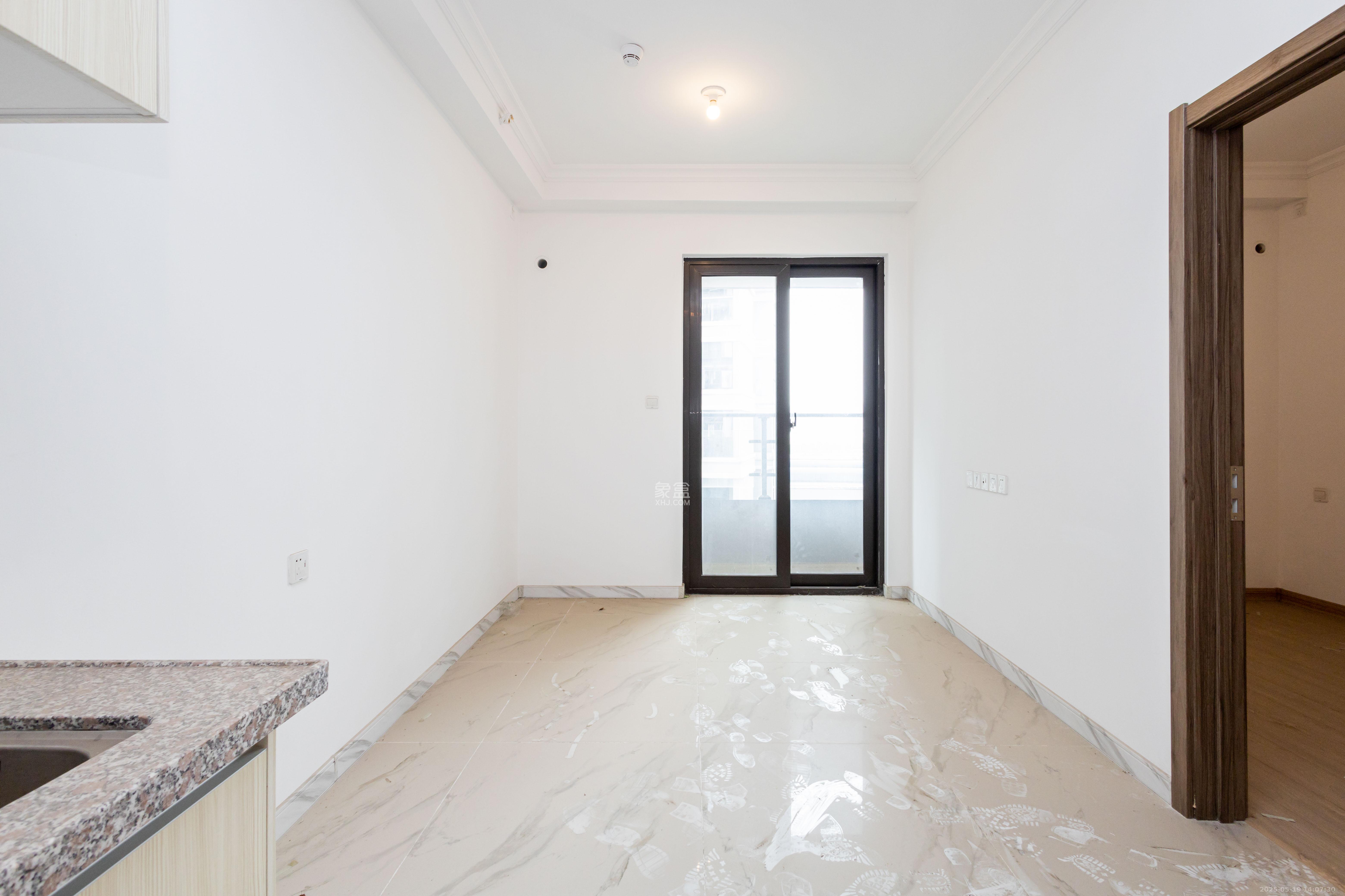 碧桂园星荟  1室1厅1卫    29.8万 碧桂园星荟  1室1厅1卫    29.8万客厅