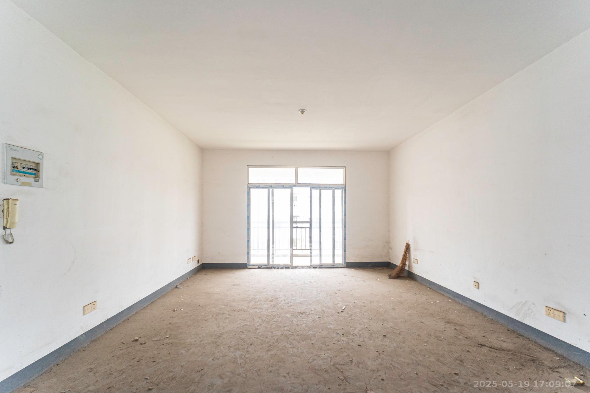 金岸教师公寓  4室2厅2卫    76.0万 金岸教师公寓  4室2厅2卫    76.0万