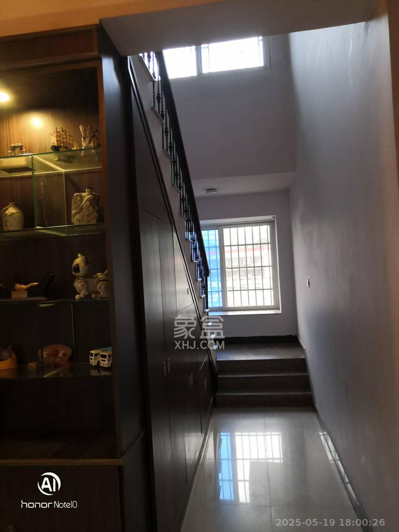 森宇佳园 1室2厅1卫 3100.0元/月 森宇佳园 1室2厅1卫 3100.0元/月室内图