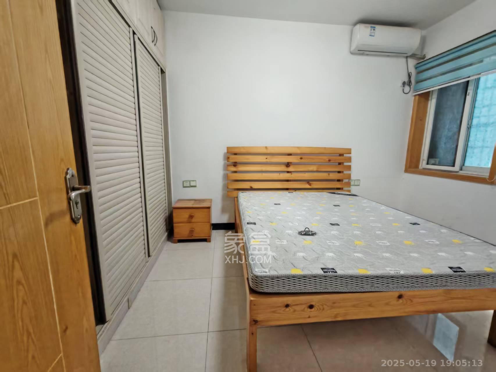 浏阳河畔家园  3室2厅2卫    2800.0元/月 浏阳河畔家园  3室2厅2卫    2800.0元/月室内图