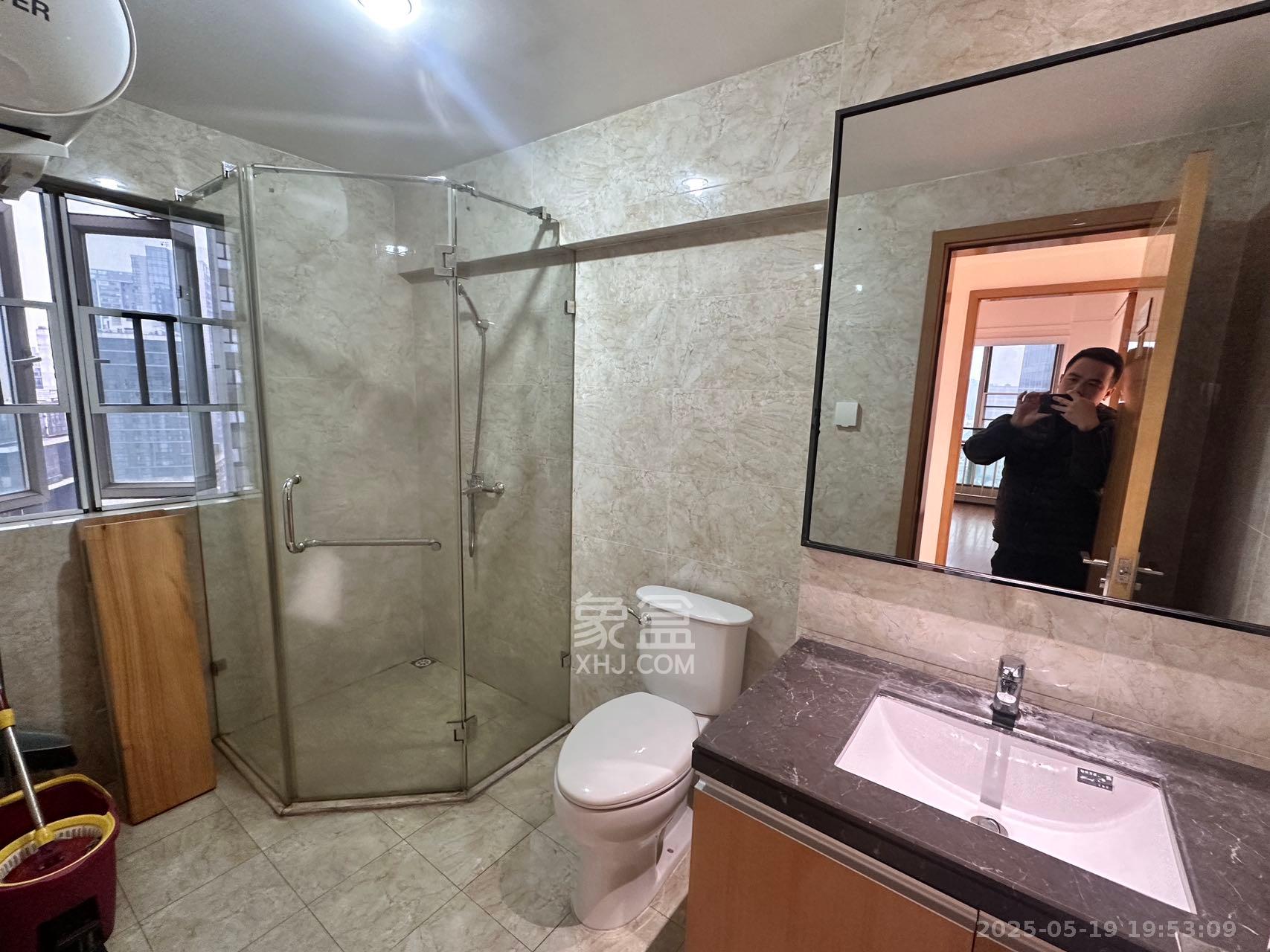 德思勤城市广场(宝格丽公寓) 1室1厅1卫 3800.0元/月 德思勤城市广场(宝格丽公寓) 1室1厅1卫 3800.0元/月室内图