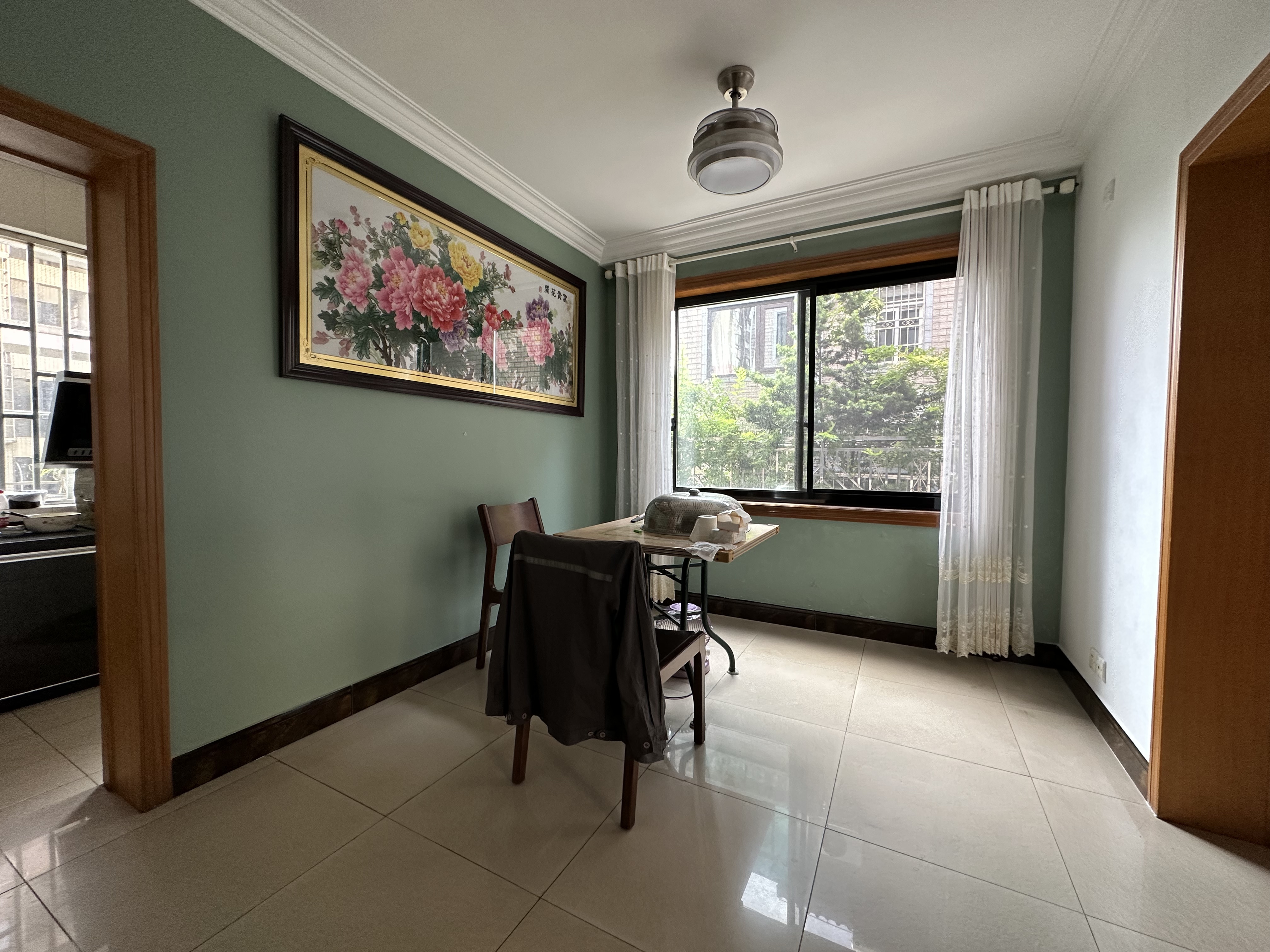 源园新村  8室2厅3卫    180.0万 源园新村  8室2厅3卫    180.0万室内图