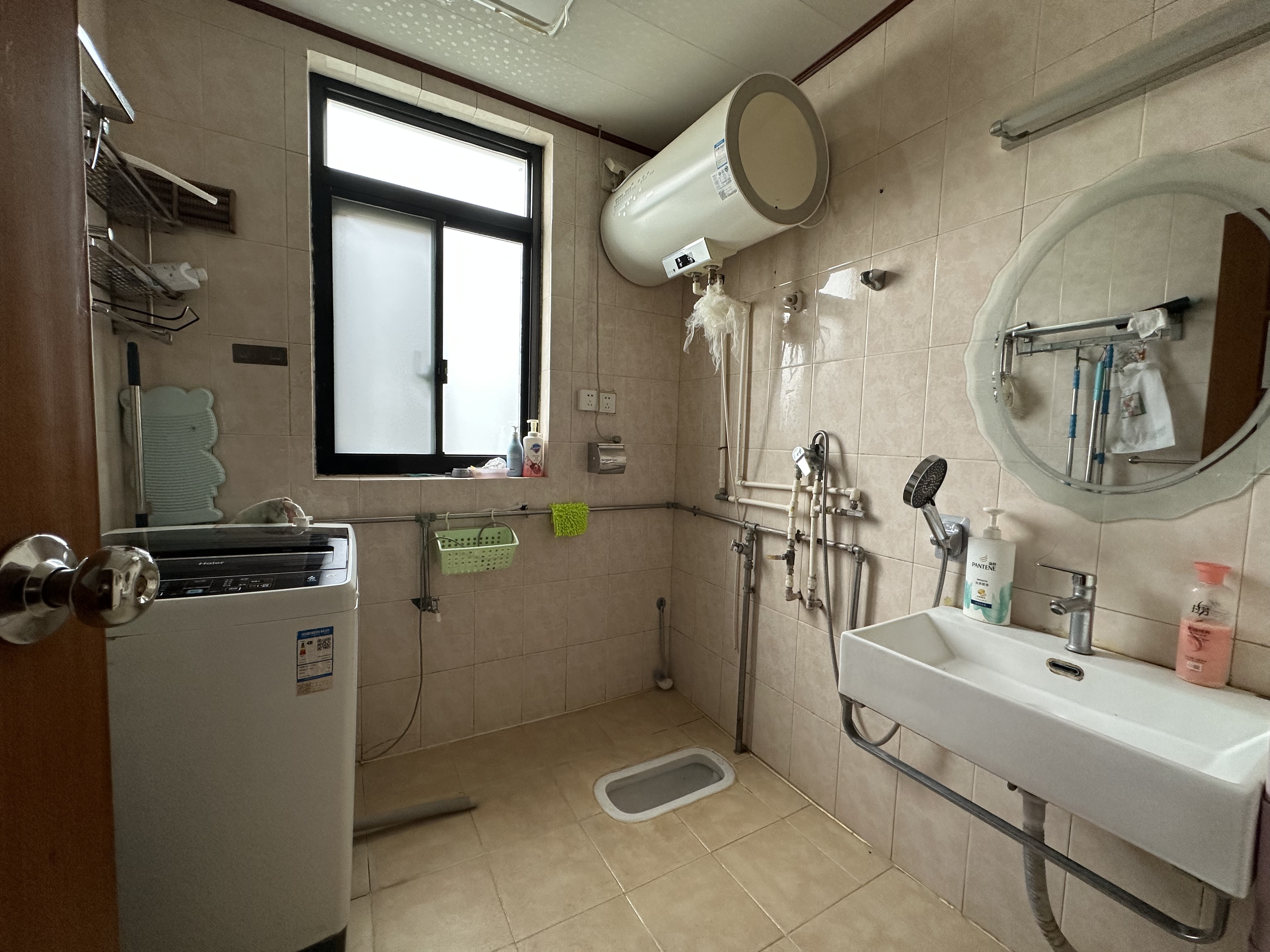 源园新村  8室2厅3卫    180.0万 源园新村  8室2厅3卫    180.0万室内图