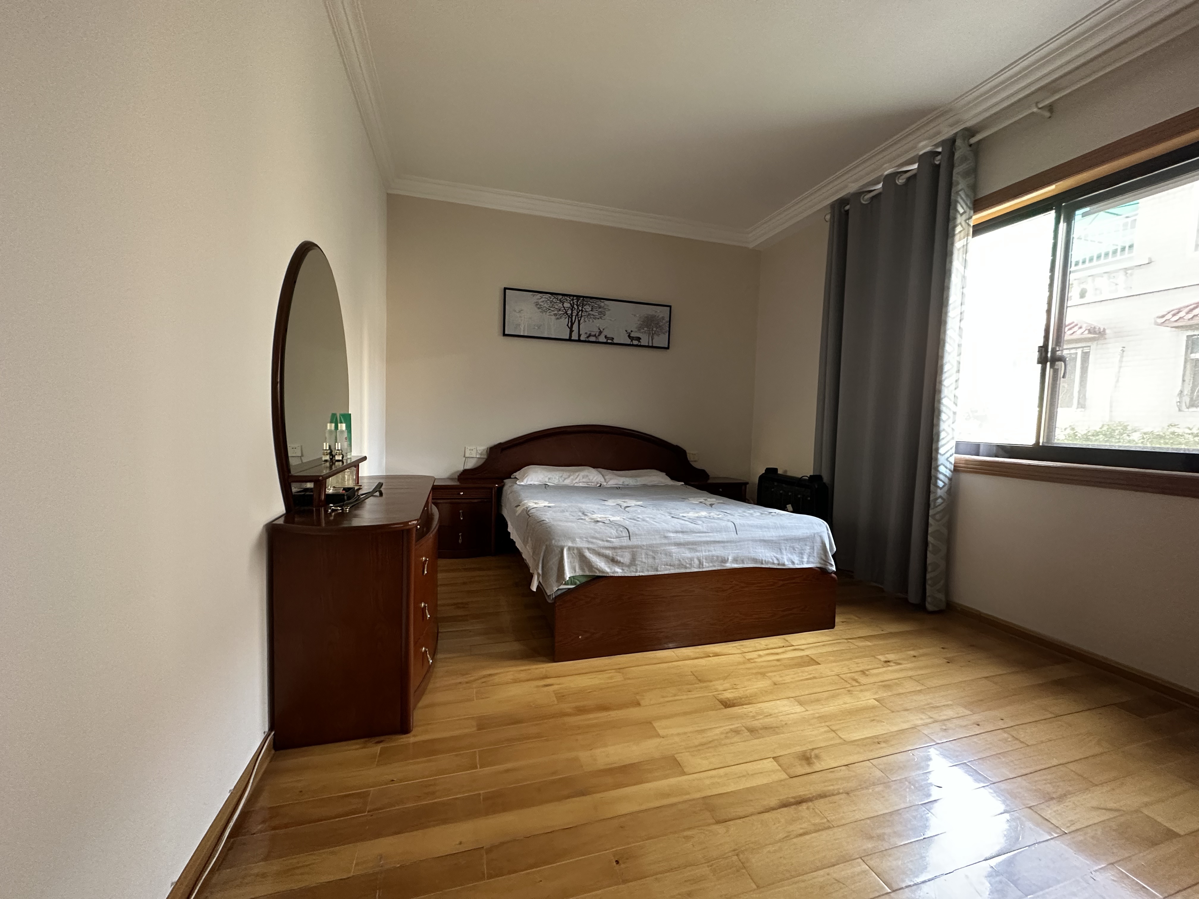 源园新村  8室2厅3卫    180.0万 源园新村  8室2厅3卫    180.0万室内图