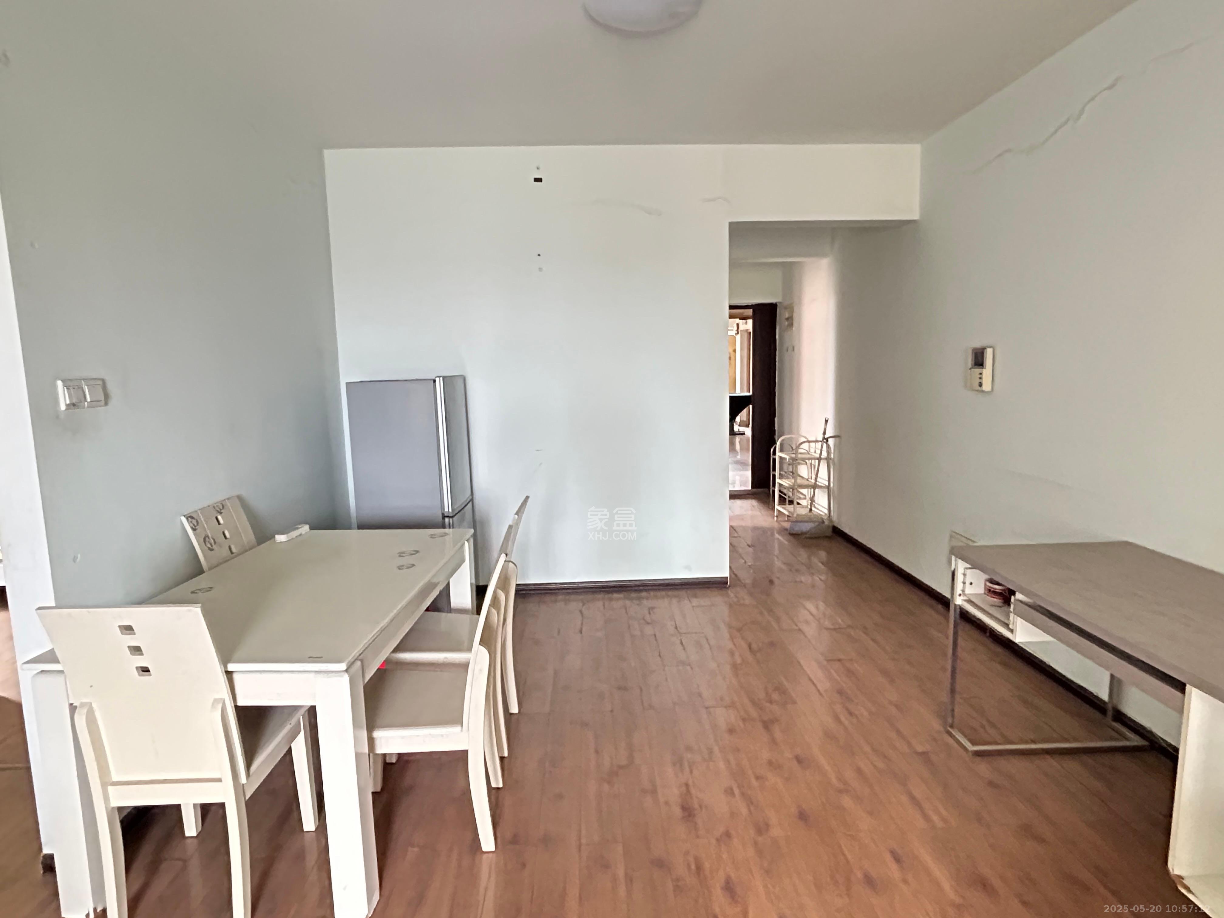 上海城小区  3室2厅2卫   1900.00元/月室内图