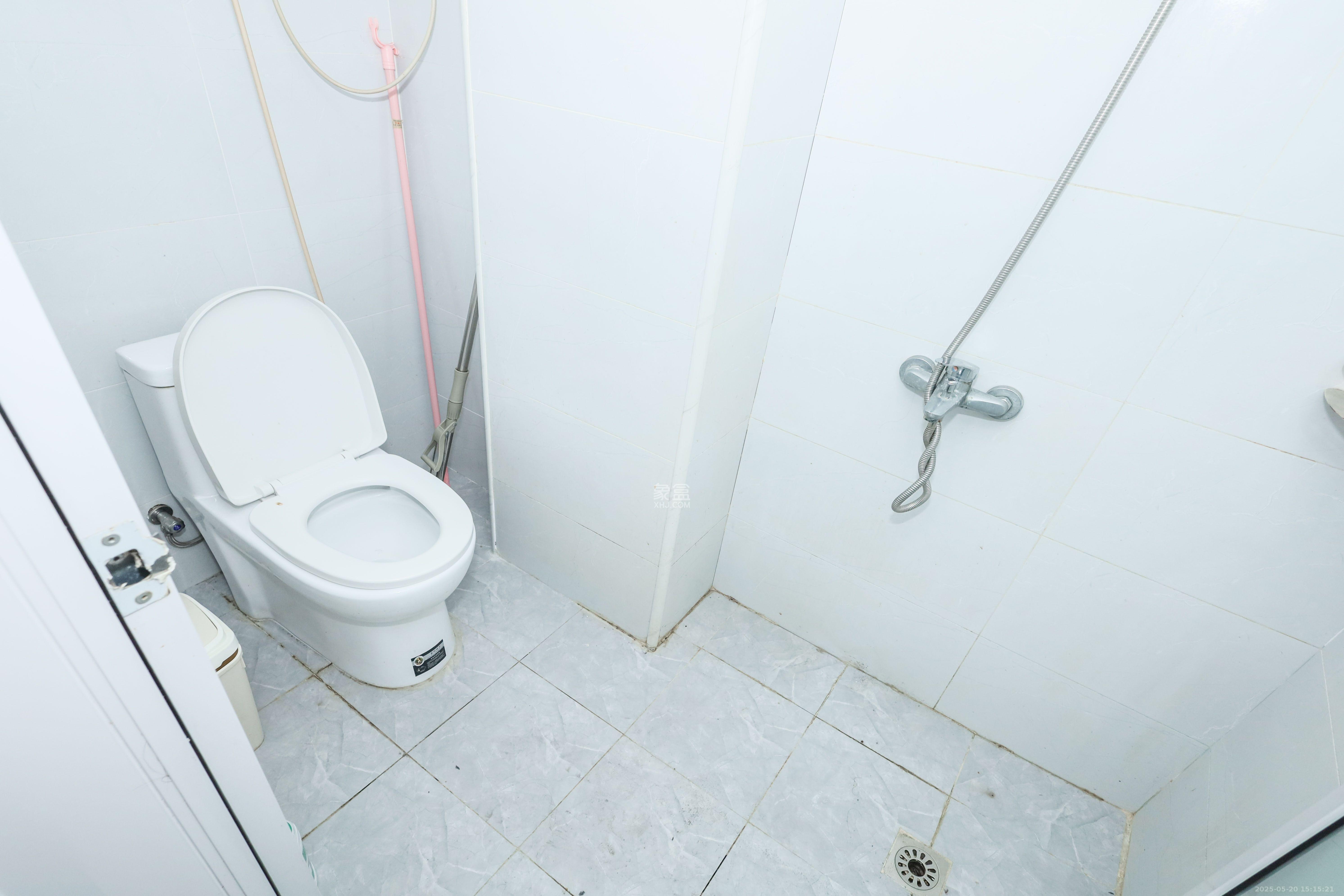 好莱城(弘德西街) 1室1厅1卫 1300.00元/月 好莱城(弘德西街) 1室1厅1卫 1300.00元/月室内图