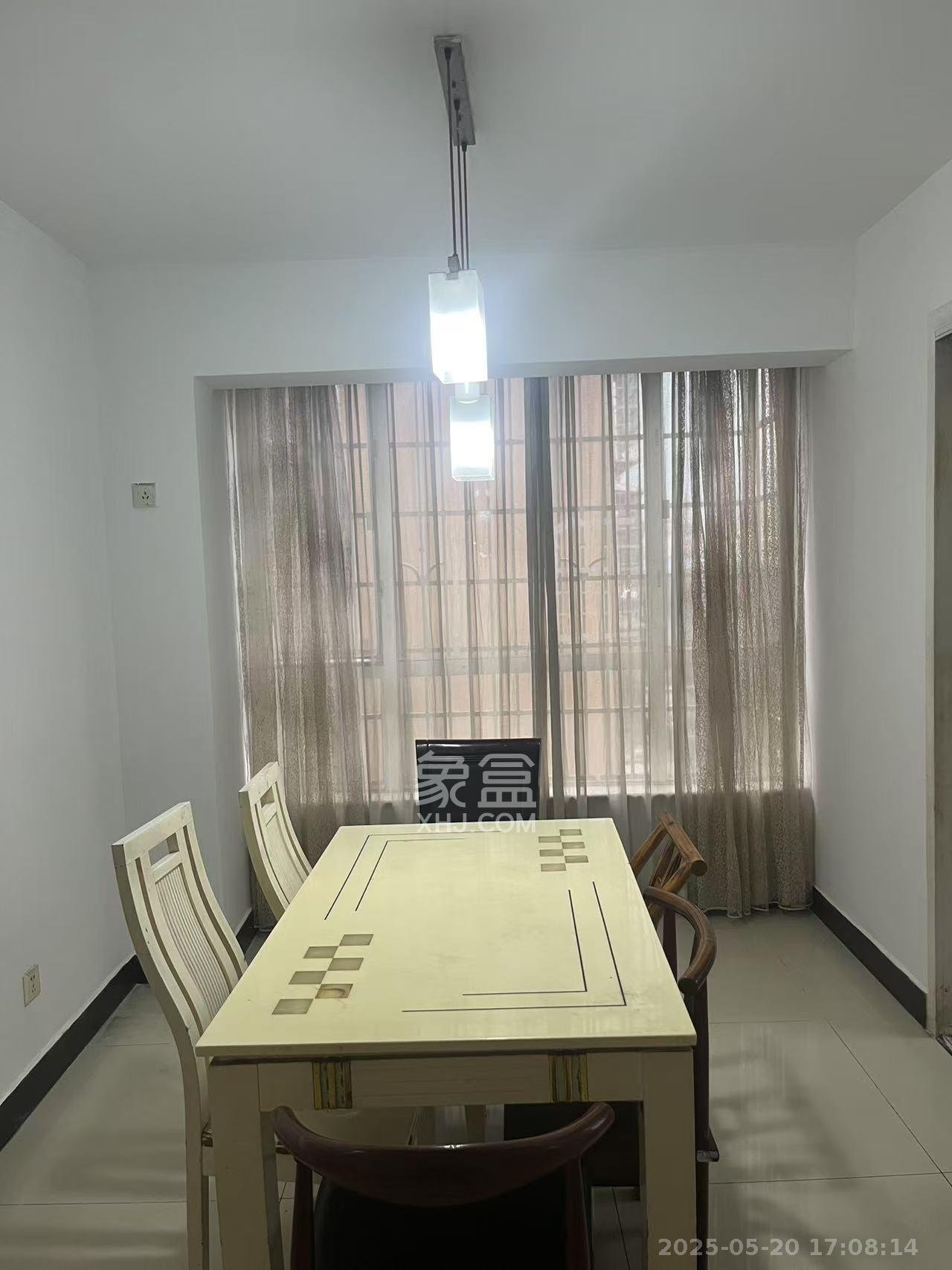 泰时三湘金地  3室2厅2卫   2200.00元/月室内图