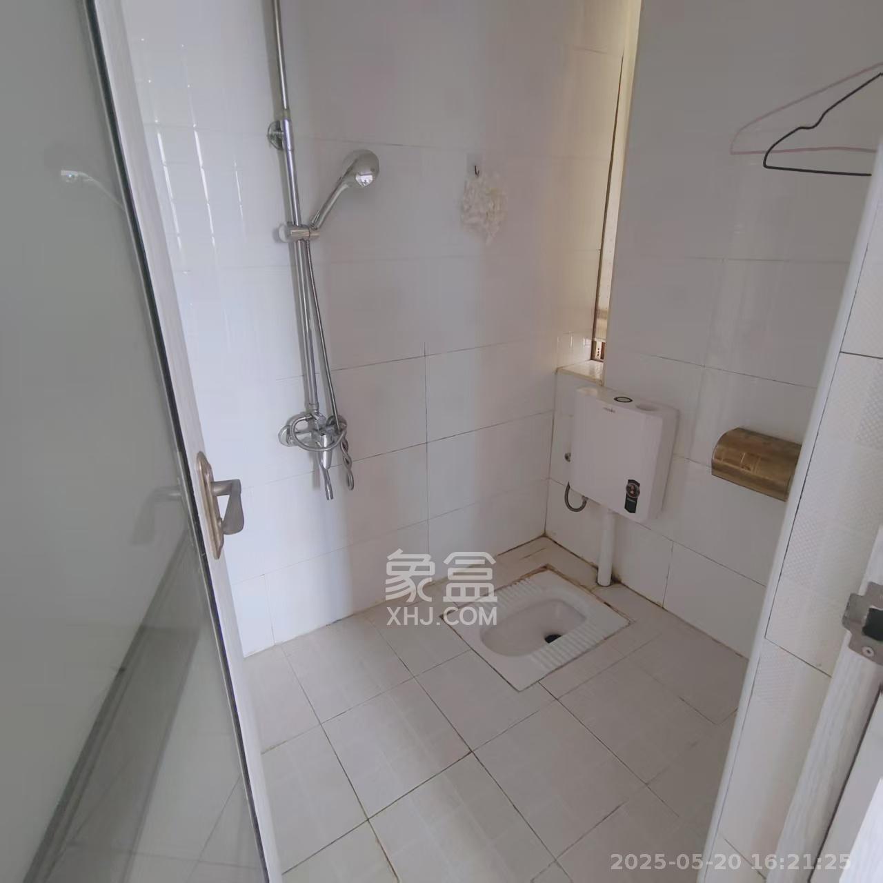 天心城市广场（黄金之城）  3室2厅2卫   3500.00元/月室内图