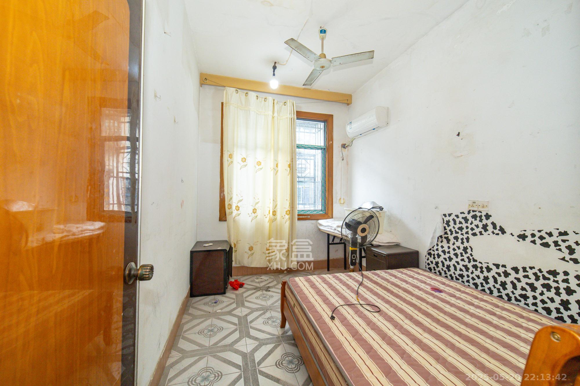 星沙一区 4室2厅0卫 117.5万 星沙一区 4室2厅0卫 117.5万卧室