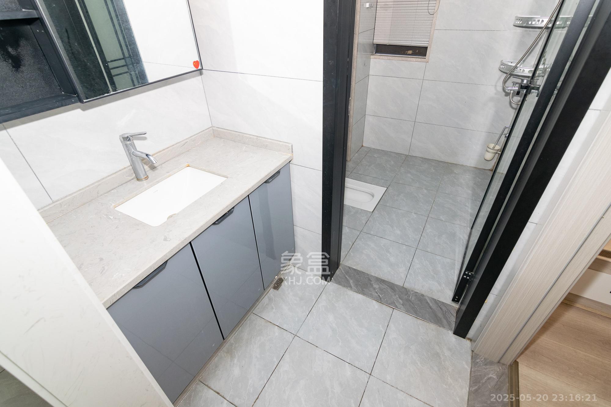 澳海澜庭 3室2厅1卫 69.5万 澳海澜庭 3室2厅1卫 69.5万卫生间