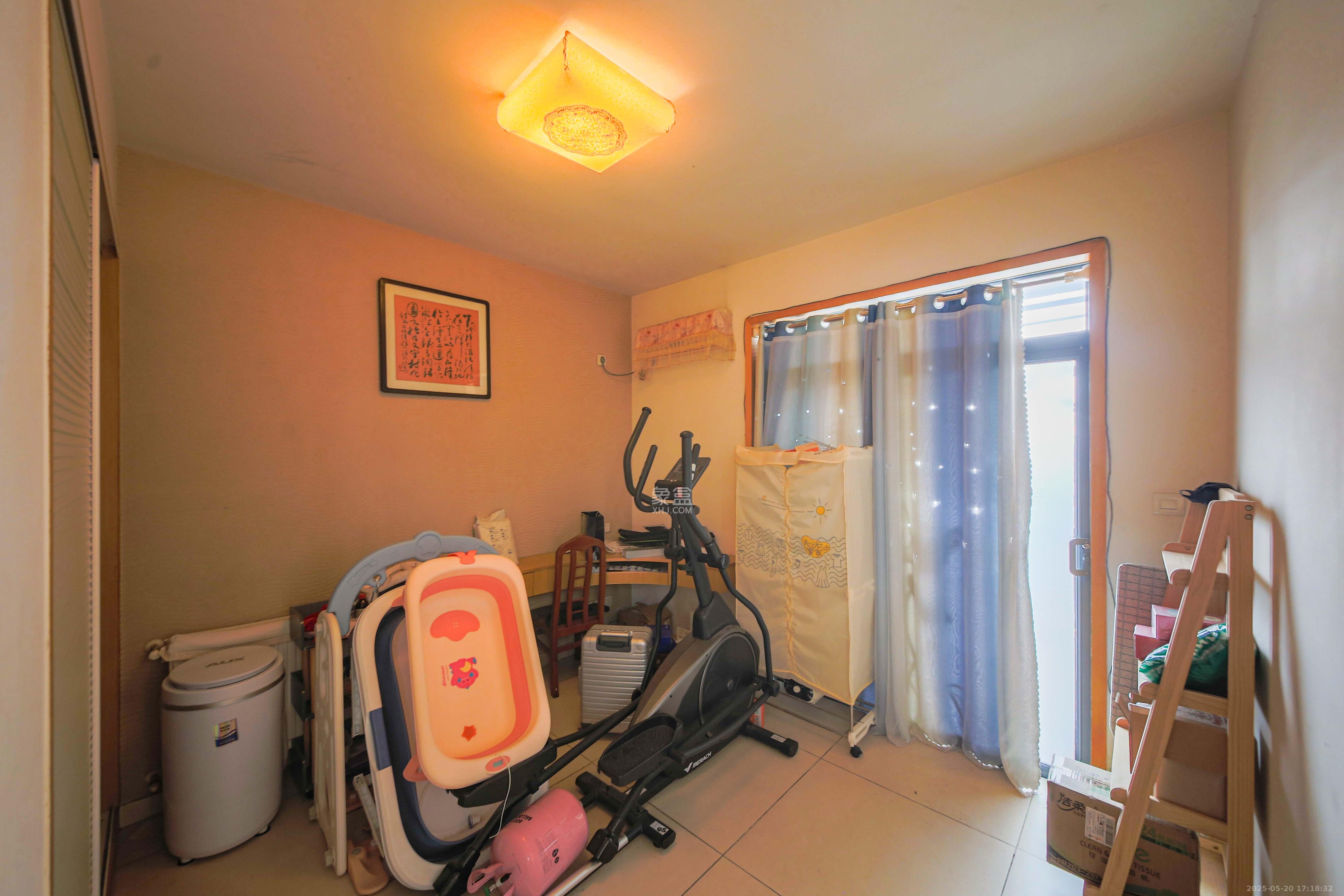 奥林匹克花园  4室2厅2卫    110.0万 奥林匹克花园  4室2厅2卫    110.0万卧室