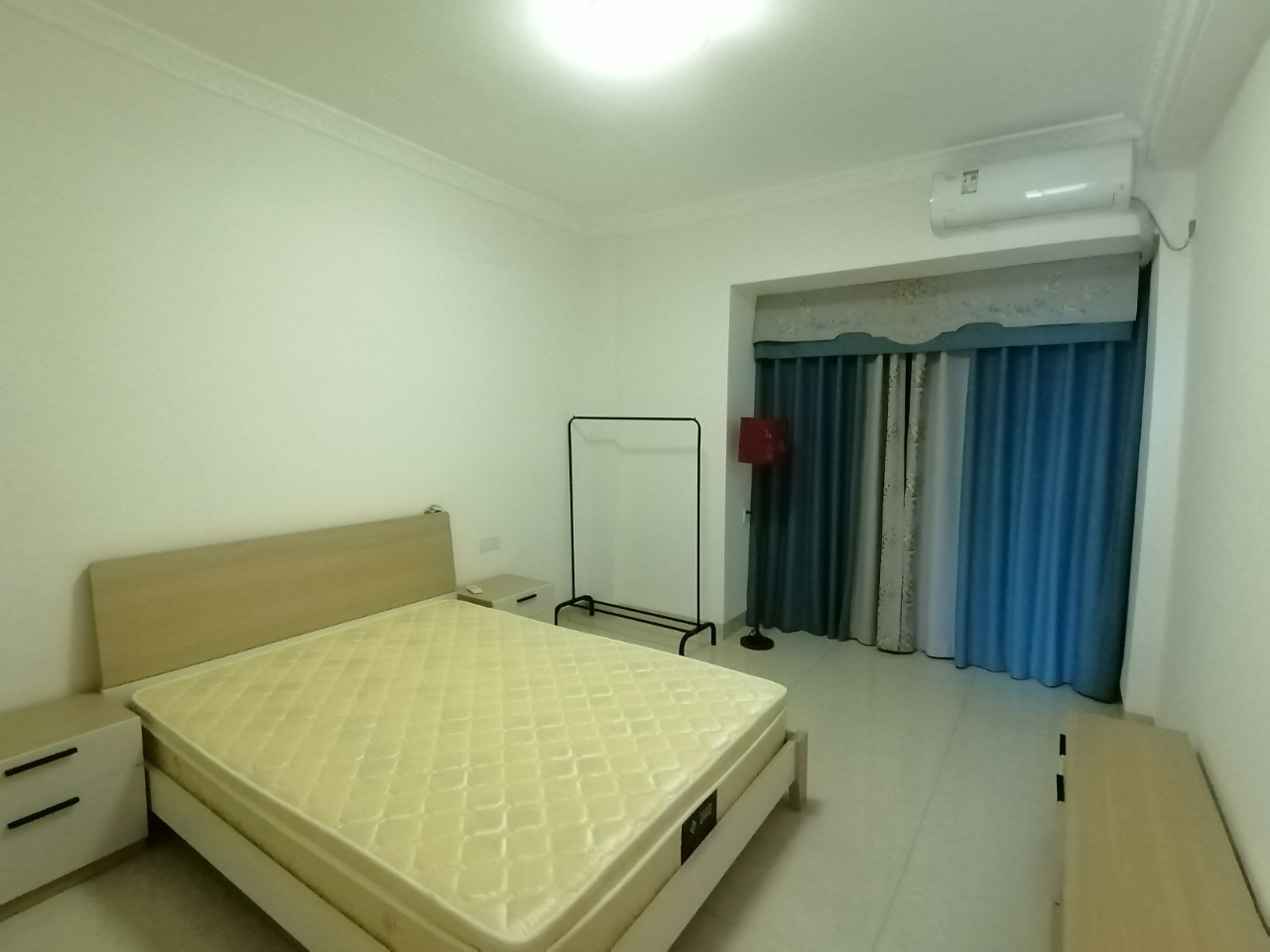 华润中心  2室1厅1卫    5000.0元/月 华润中心  2室1厅1卫    5000.0元/月室内图