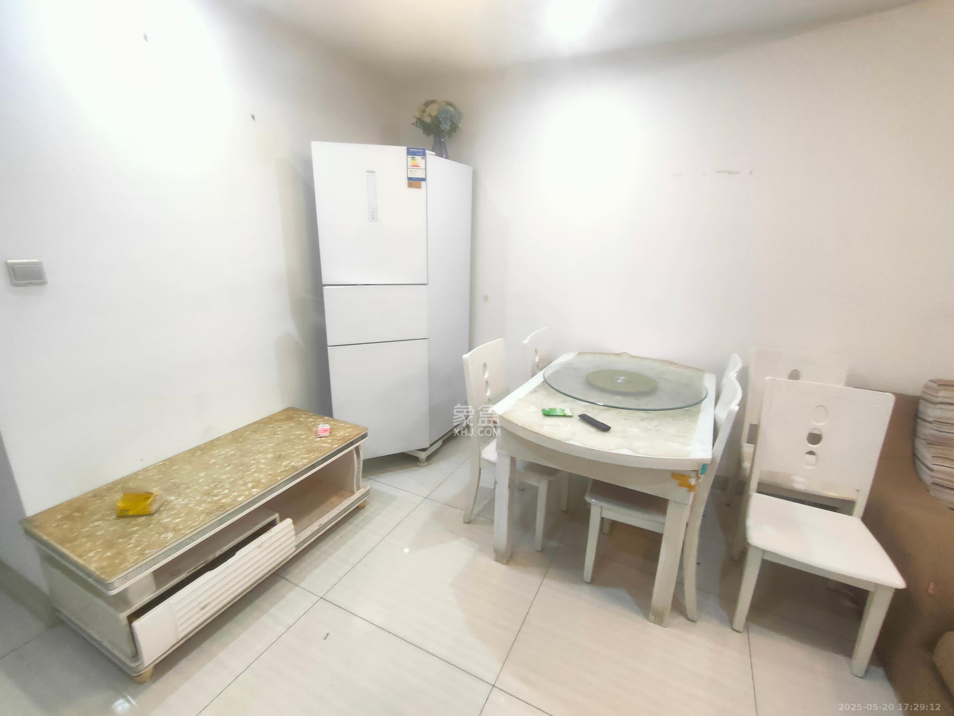 兰亭都荟（璟峰苑）  3室2厅1卫   2700.00元/月室内图
