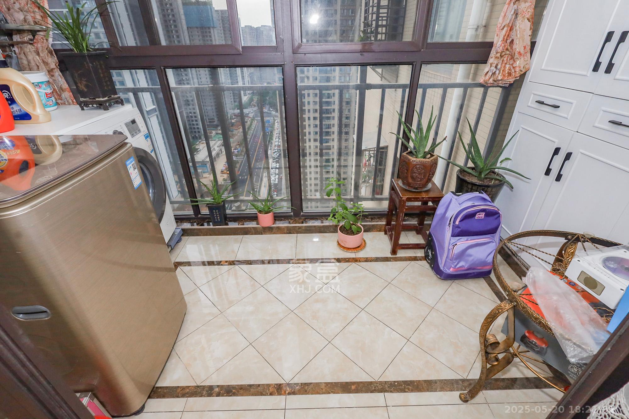 钰龙天下二期(钰龙佳园) 3室2厅2卫 278.0万 钰龙天下二期(钰龙佳园) 3室2厅2卫 278.0万阳台