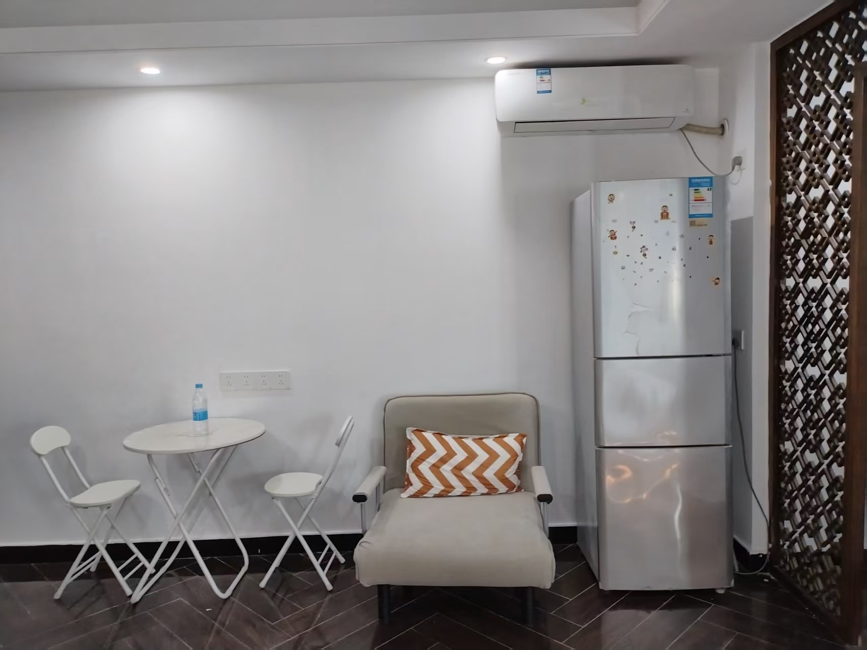 飞行公馆(同国兴城C区16栋) 1室1厅1卫 1300.0元/月 飞行公馆(同国兴城C区16栋) 1室1厅1卫 1300.0元/月室内图