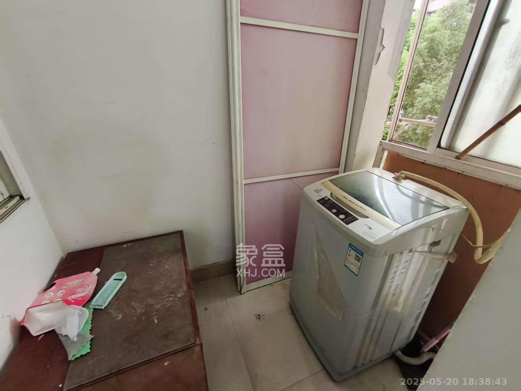 都市春天  2室1厅1卫   2100.00元/月室内图