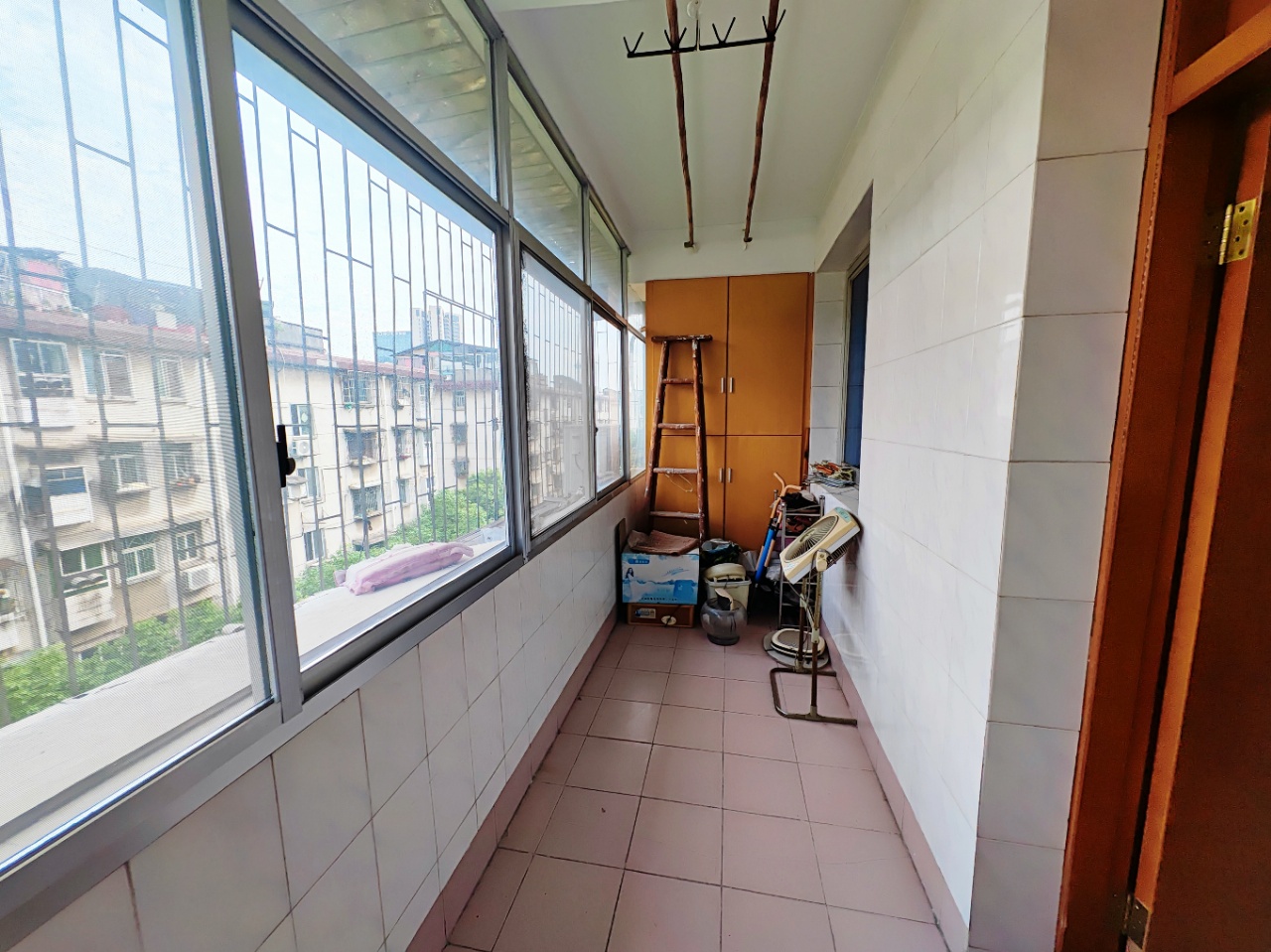 花园一村  3室2厅2卫    28.8万 花园一村  3室2厅2卫    28.8万室内图