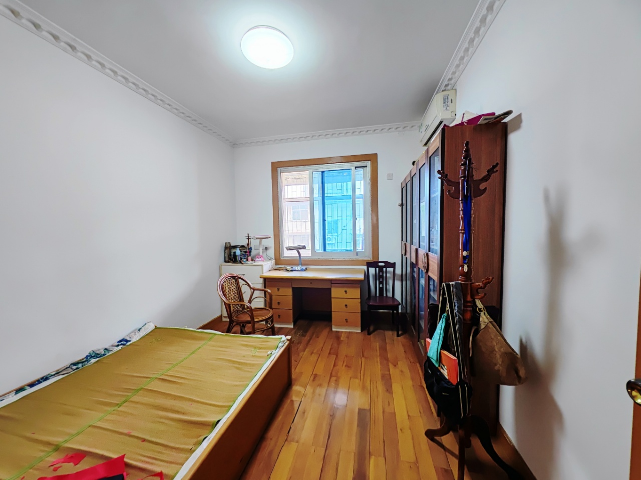 花园一村  3室2厅2卫    28.8万 花园一村  3室2厅2卫    28.8万室内图