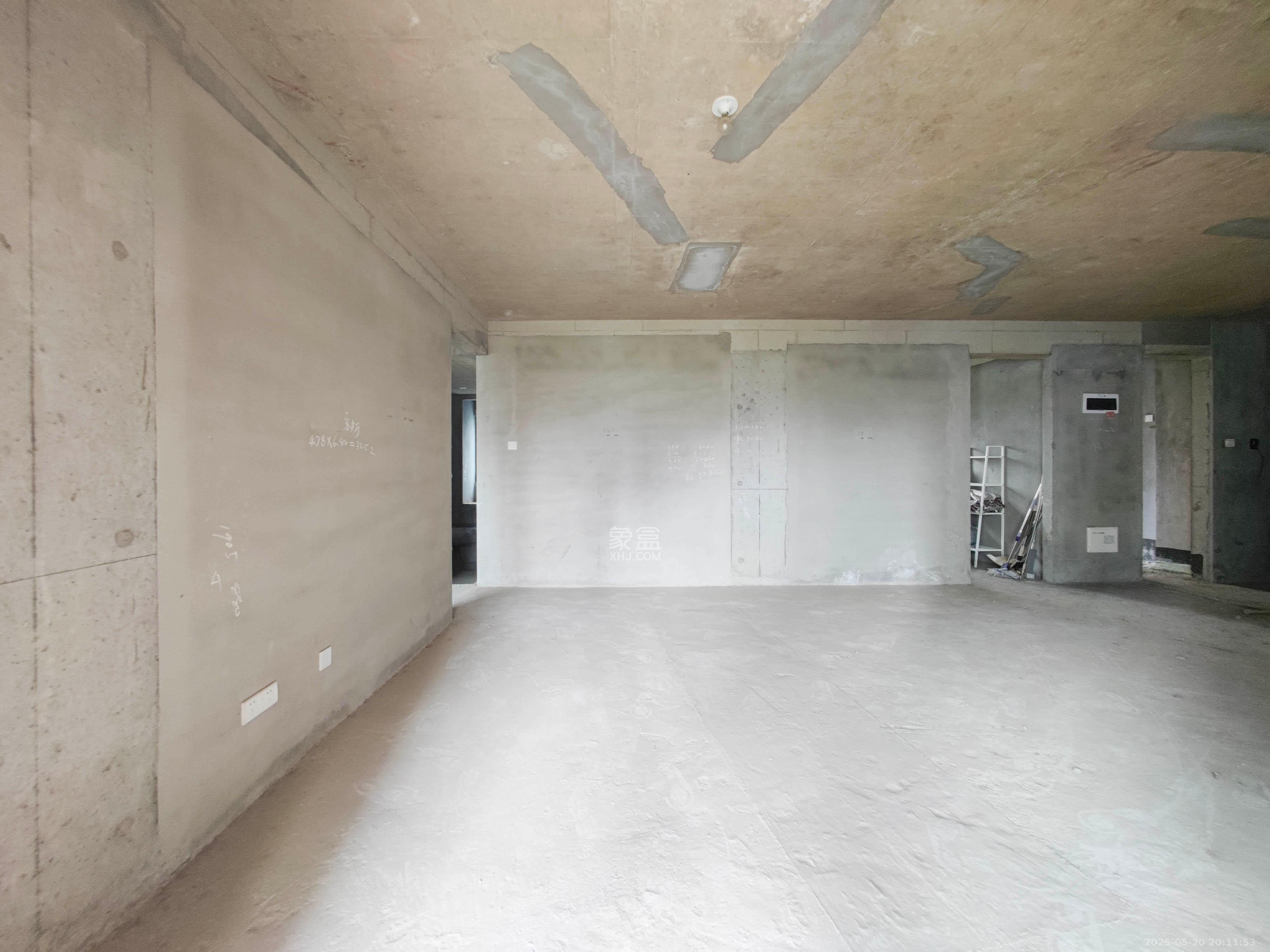 合能枫丹丽舍(柏悦名苑)  3室2厅2卫    110.0万 合能枫丹丽舍(柏悦名苑)  3室2厅2卫    110.0万客厅