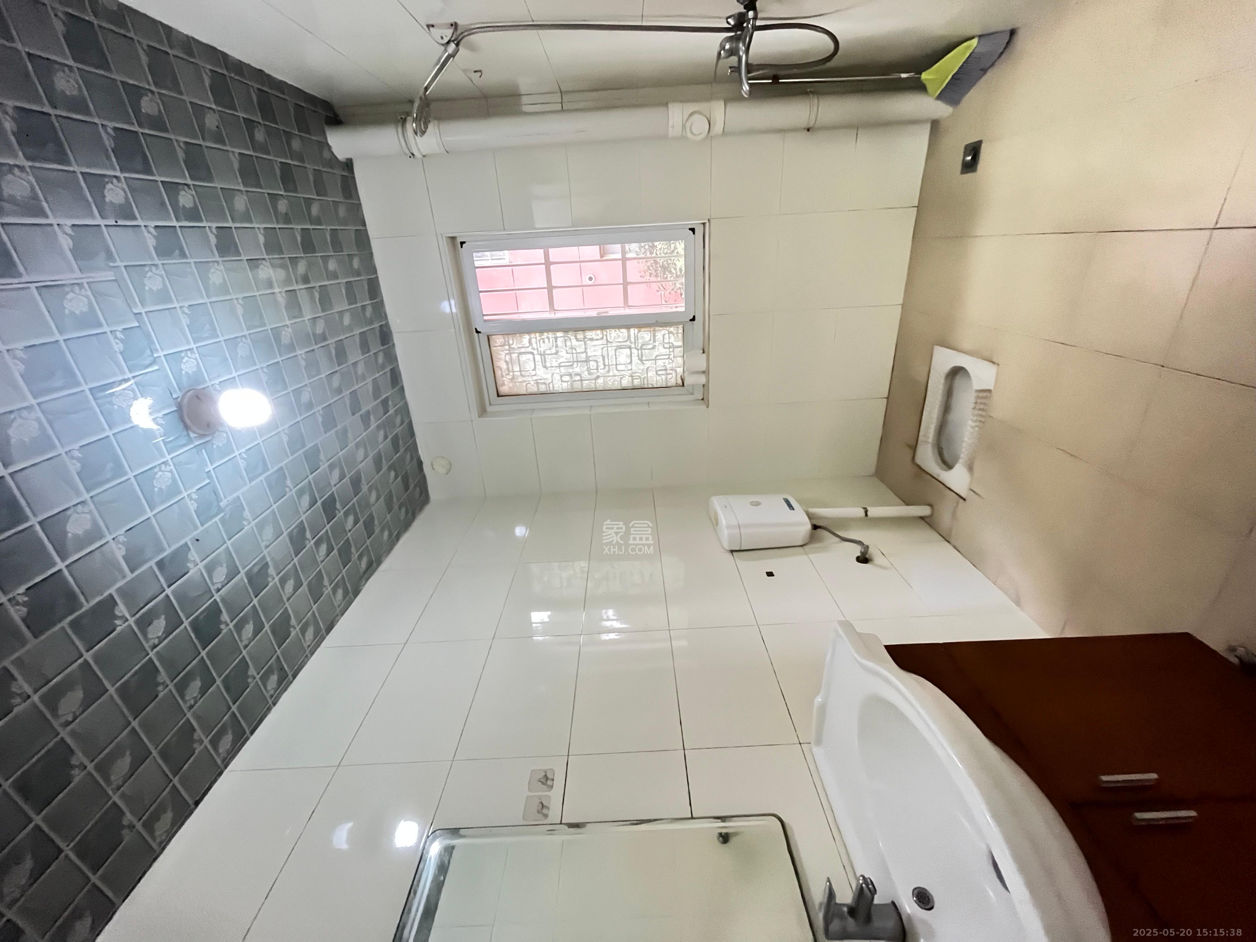 学府华庭 4室2厅2卫 2600.0元/月 学府华庭 4室2厅2卫 2600.0元/月室内图