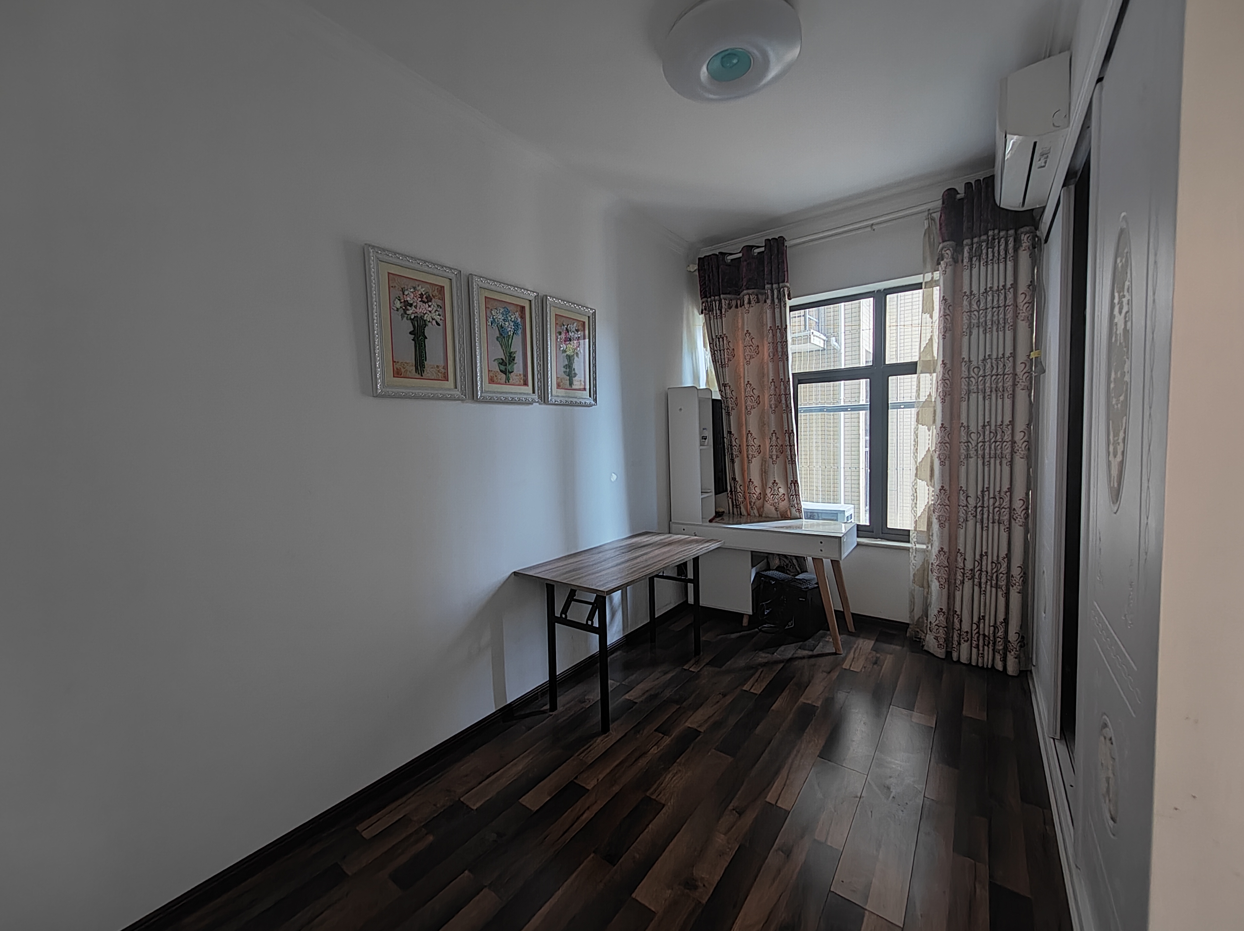 悦江山  4室2厅2卫    2500.0元/月 悦江山  4室2厅2卫    2500.0元/月