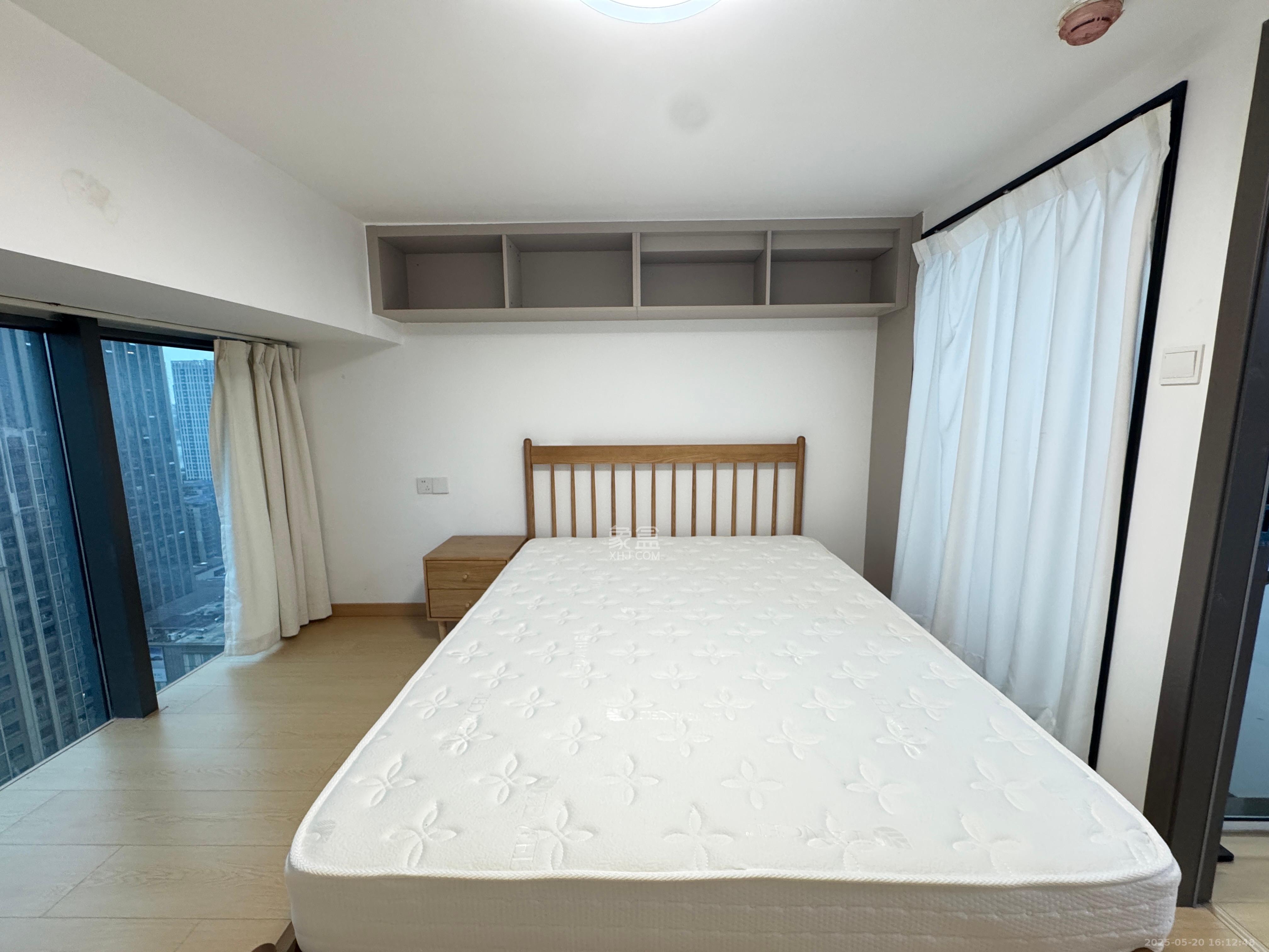 龙湖铂金岛  1室1厅1卫   2500.00元/月