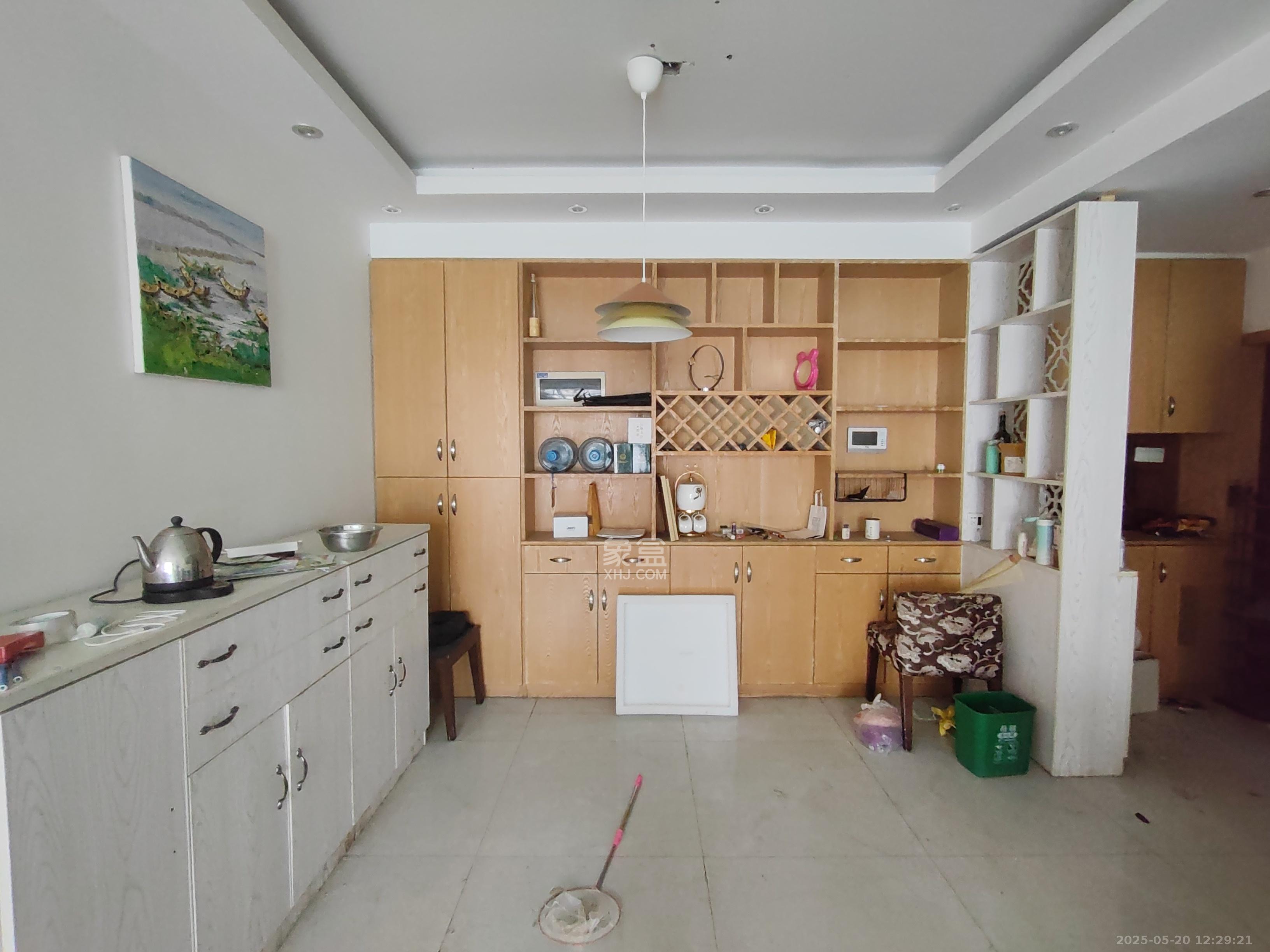 汀湘十里 4室2厅2卫 2000.0元/月 汀湘十里 4室2厅2卫 2000.0元/月室内图