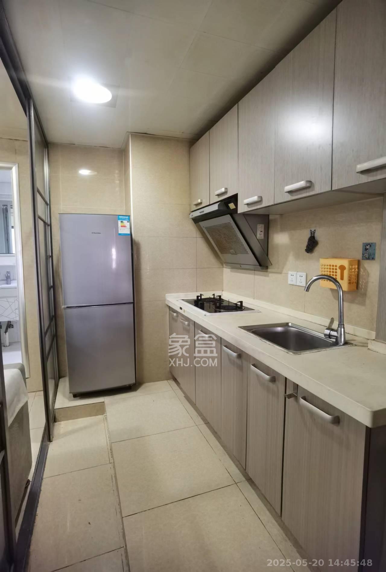 东怡外国(南湖一号) 1室1厅1卫 2600.0元/月 东怡外国(南湖一号) 1室1厅1卫 2600.0元/月室内图