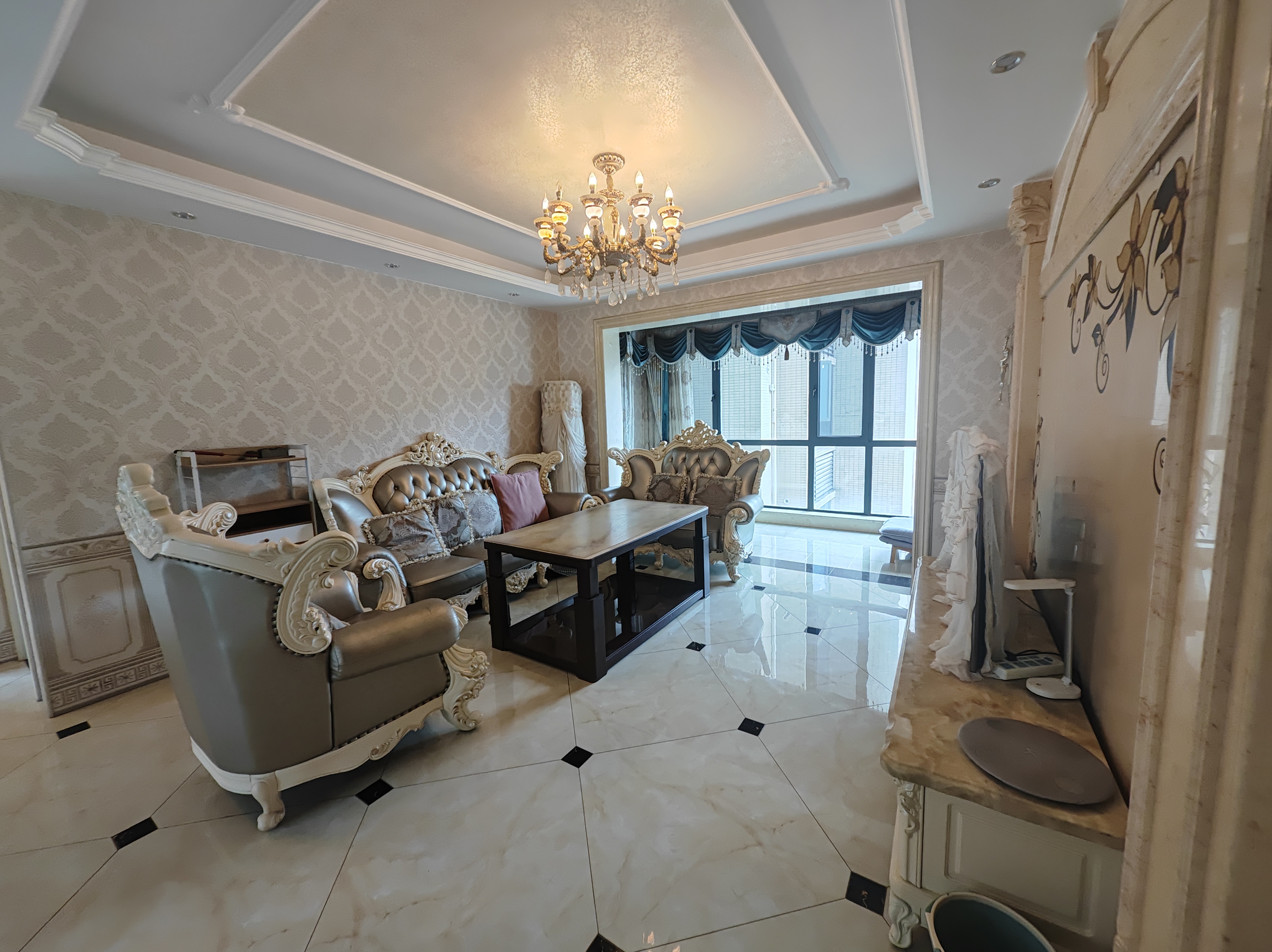 悦江山  4室2厅2卫    2500.0元/月 悦江山  4室2厅2卫    2500.0元/月室内图