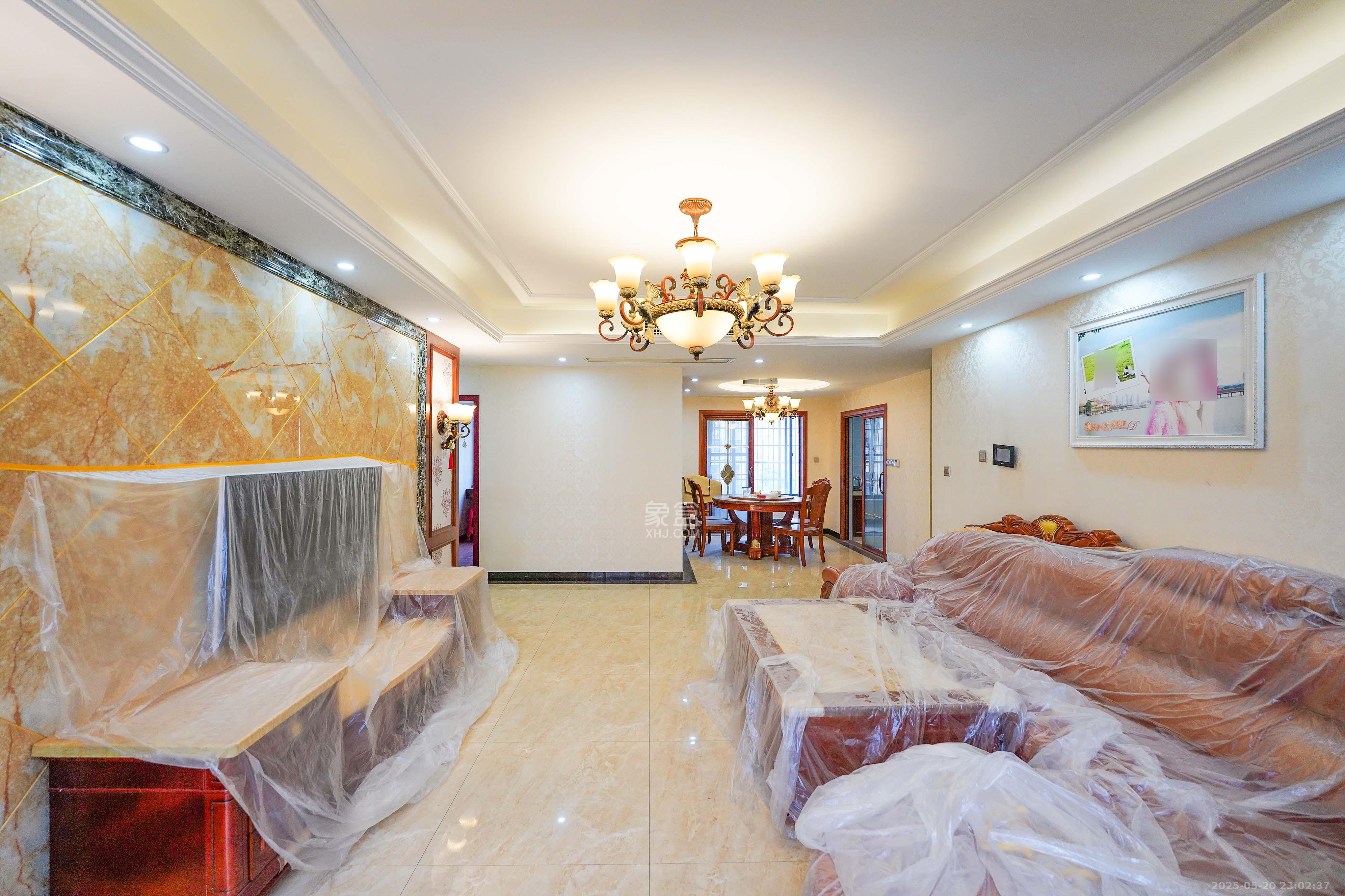 五矿紫湖香醍 4室2厅2卫 124.0万 五矿紫湖香醍 4室2厅2卫 124.0万客厅