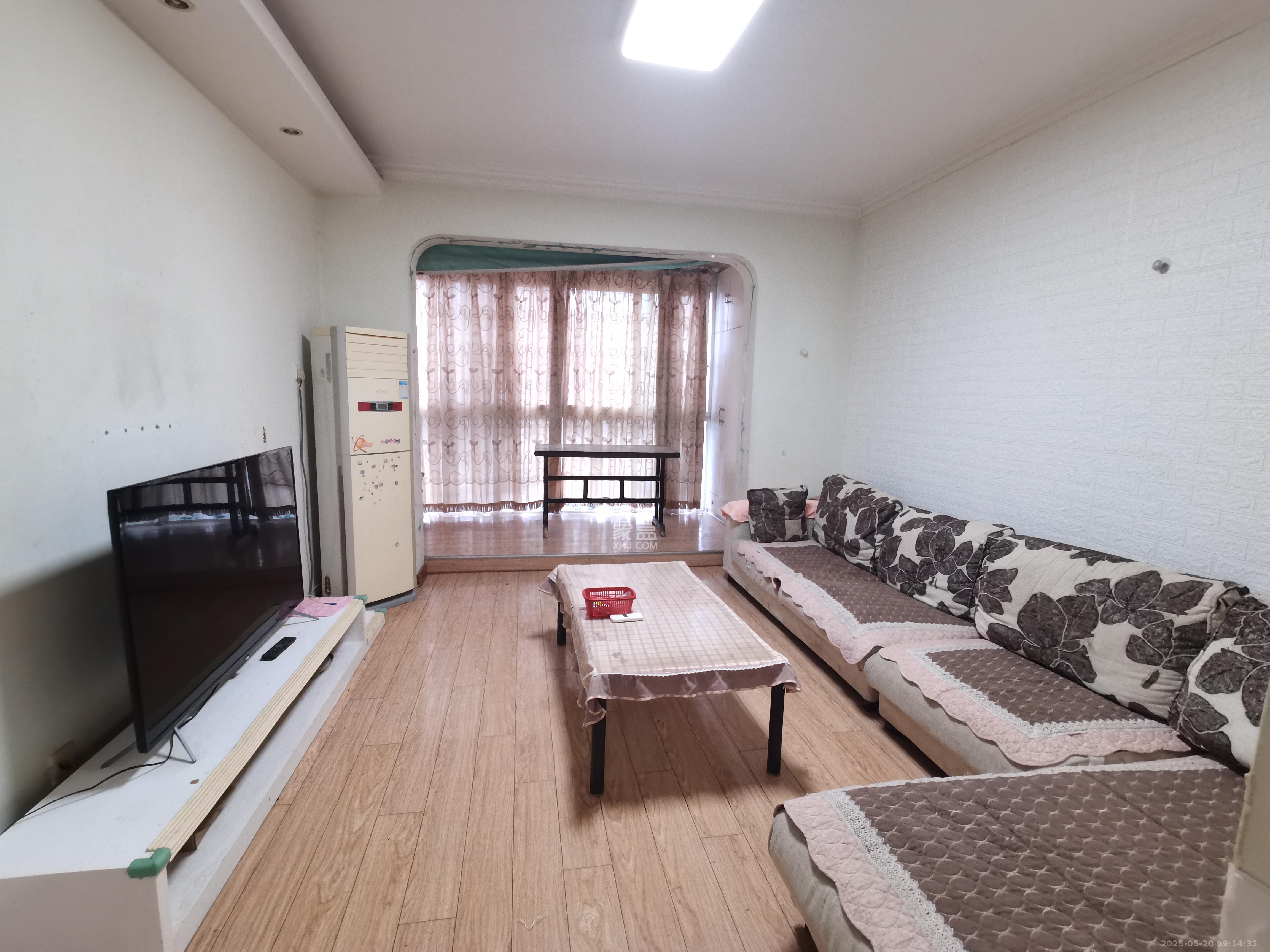 一品东庭  2室2厅1卫   2200.00元/月室内图1