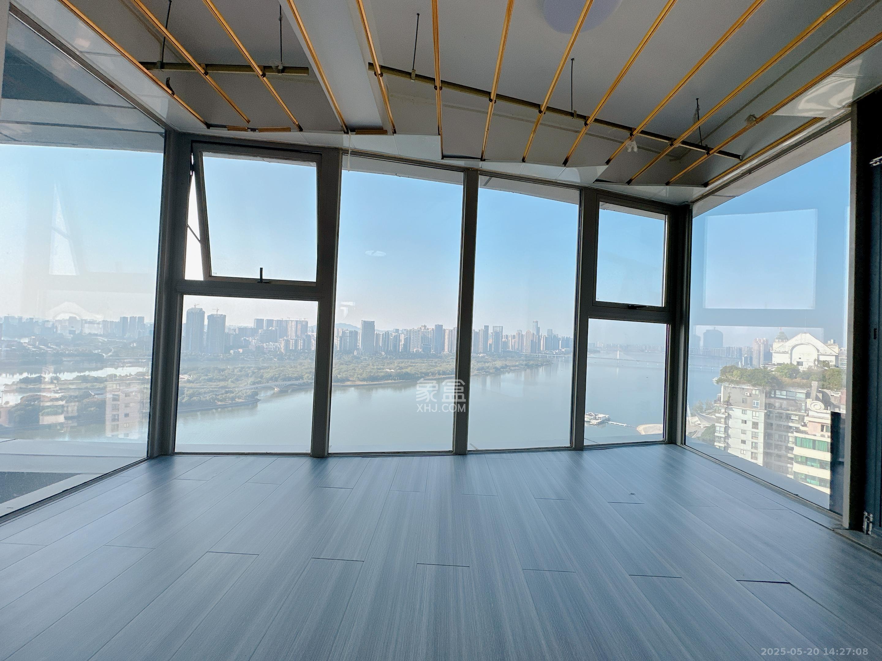 潮宗御苑 4室2厅2卫 6800.0元/月 潮宗御苑 4室2厅2卫 6800.0元/月室内图