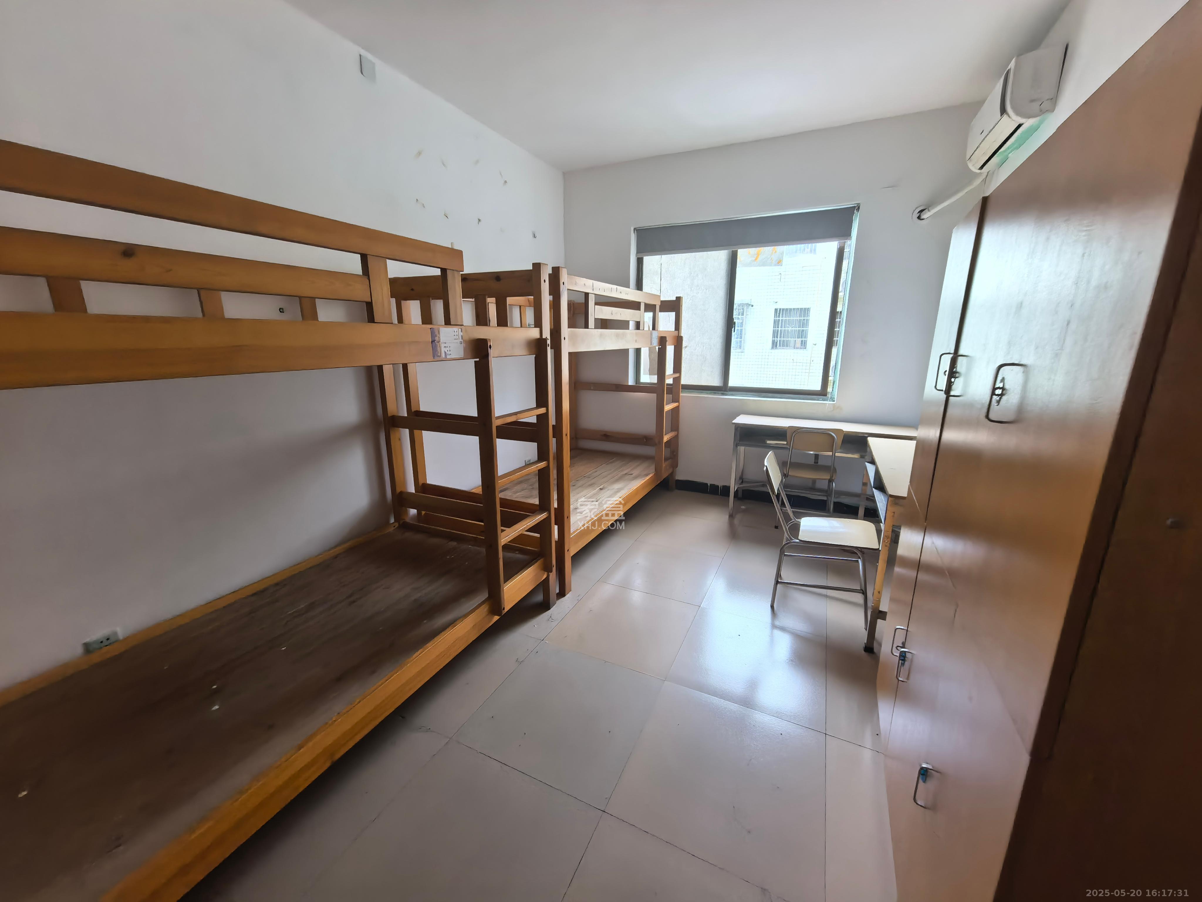大学城安置小区  3室2厅3卫   1200.00元/月室内图