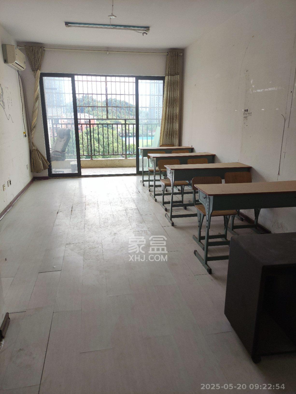 钰龙天下一期  3室2厅1卫   2300.00元/月室内图1